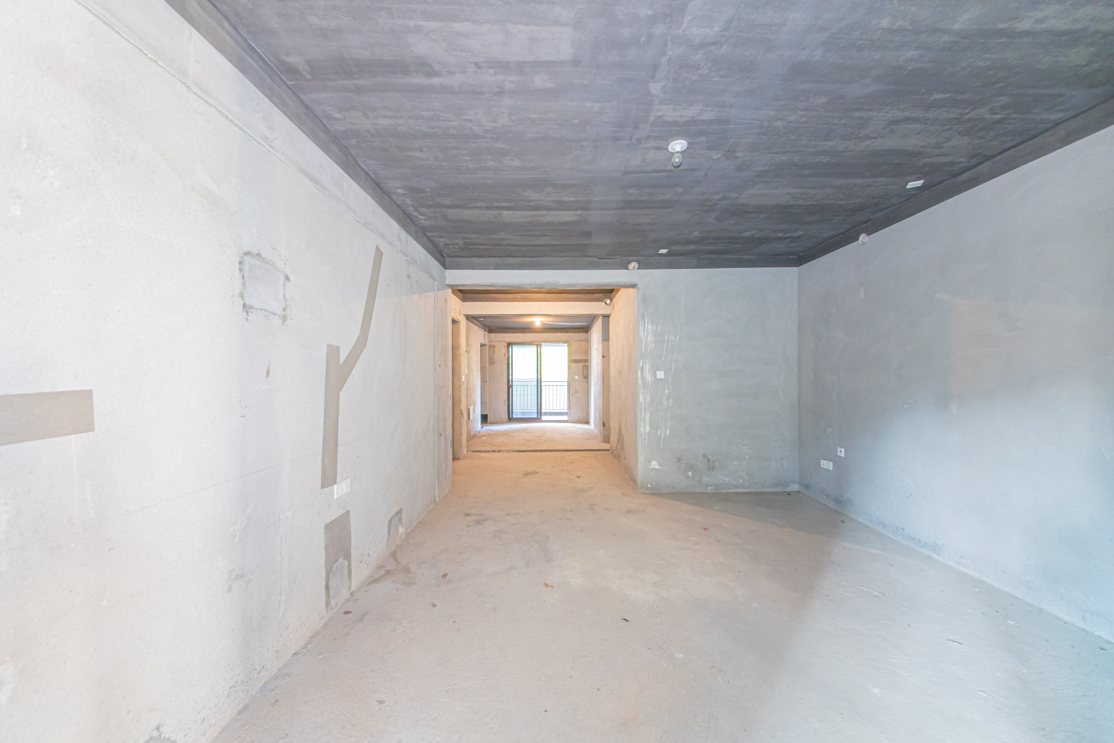 鑫远紫樾香山一期  4室2厅2卫    340.0万 鑫远紫樾香山一期  4室2厅2卫    340.0万