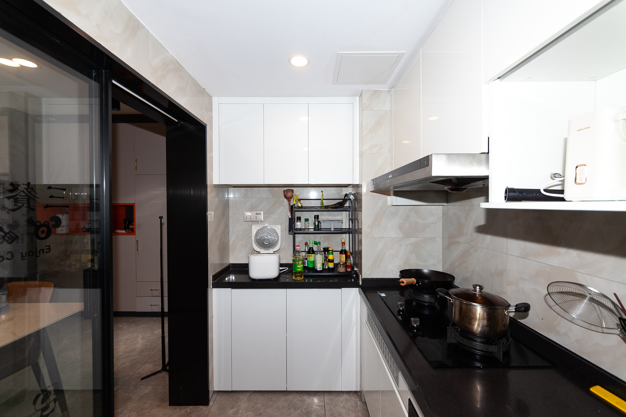 时代倾城四期 2室2厅1卫 69.99万 时代倾城四期 2室2厅1卫 69.99万厨房