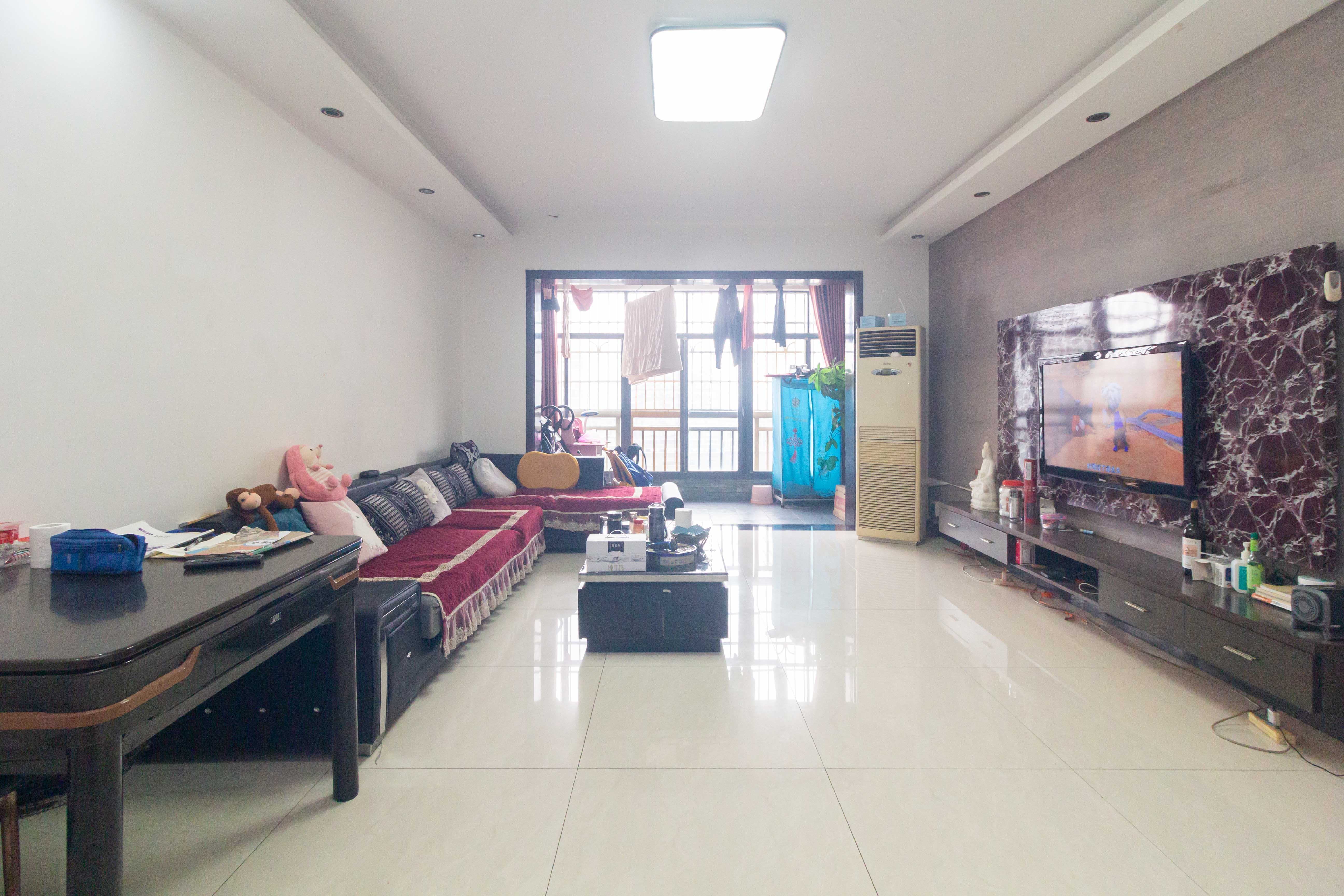 紫东苑(星沙) 3室2厅2卫 76.8万 紫东苑(星沙) 3室2厅2卫 76.8万客厅