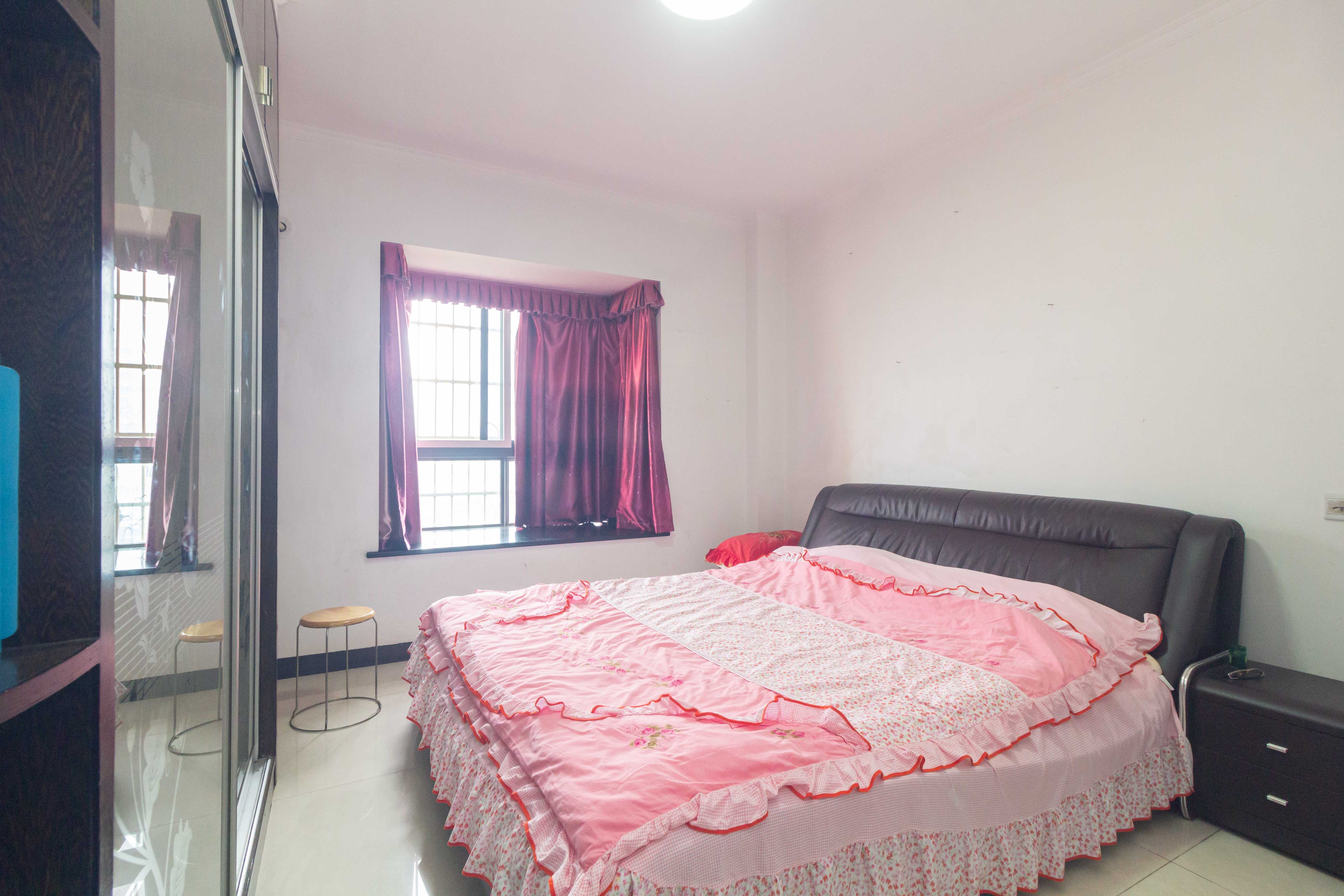 紫东苑(星沙) 3室2厅2卫 76.8万 紫东苑(星沙) 3室2厅2卫 76.8万卧室