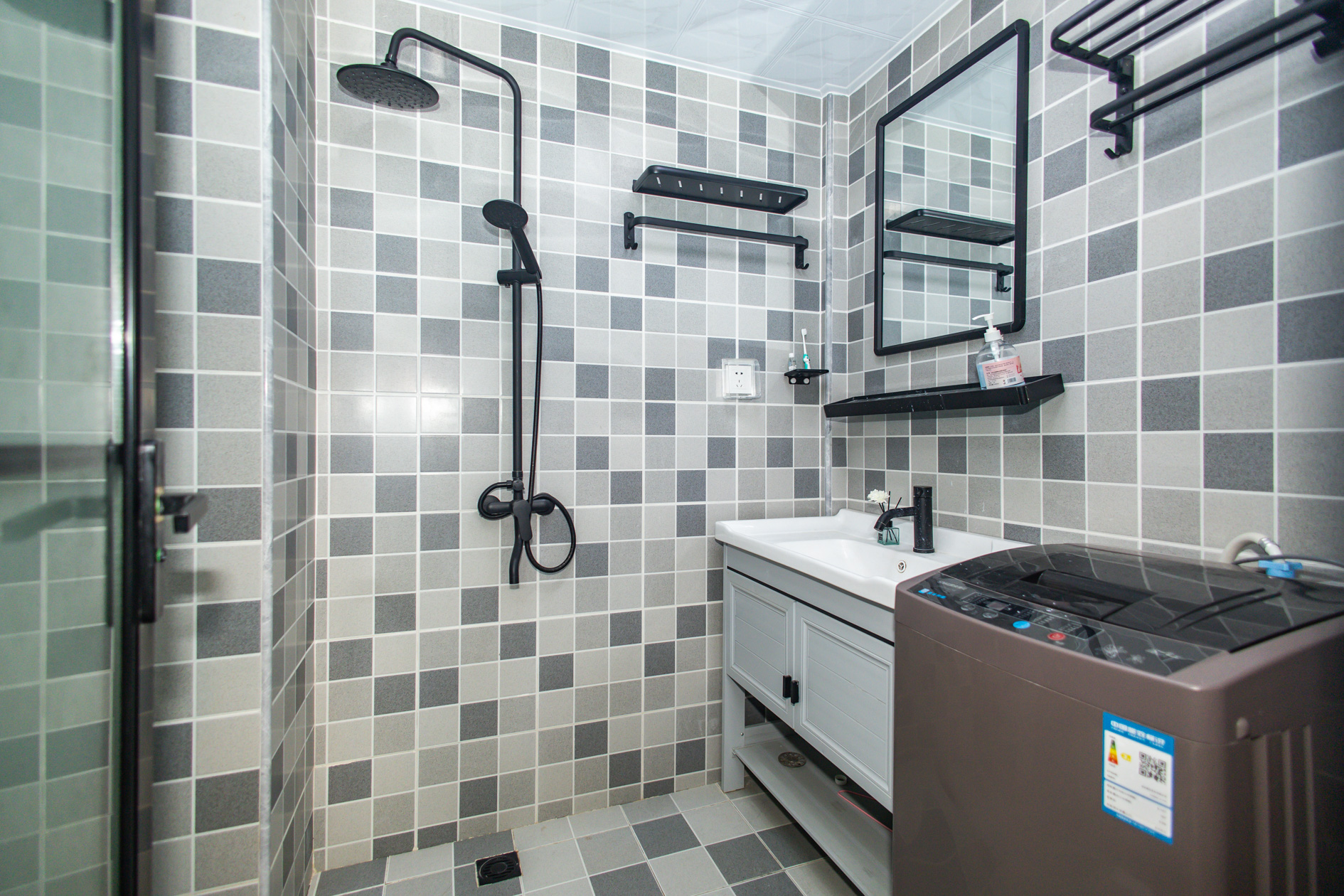 金科时代中心 2室1厅1卫 30.0万 金科时代中心 2室1厅1卫 30.0万卫生间