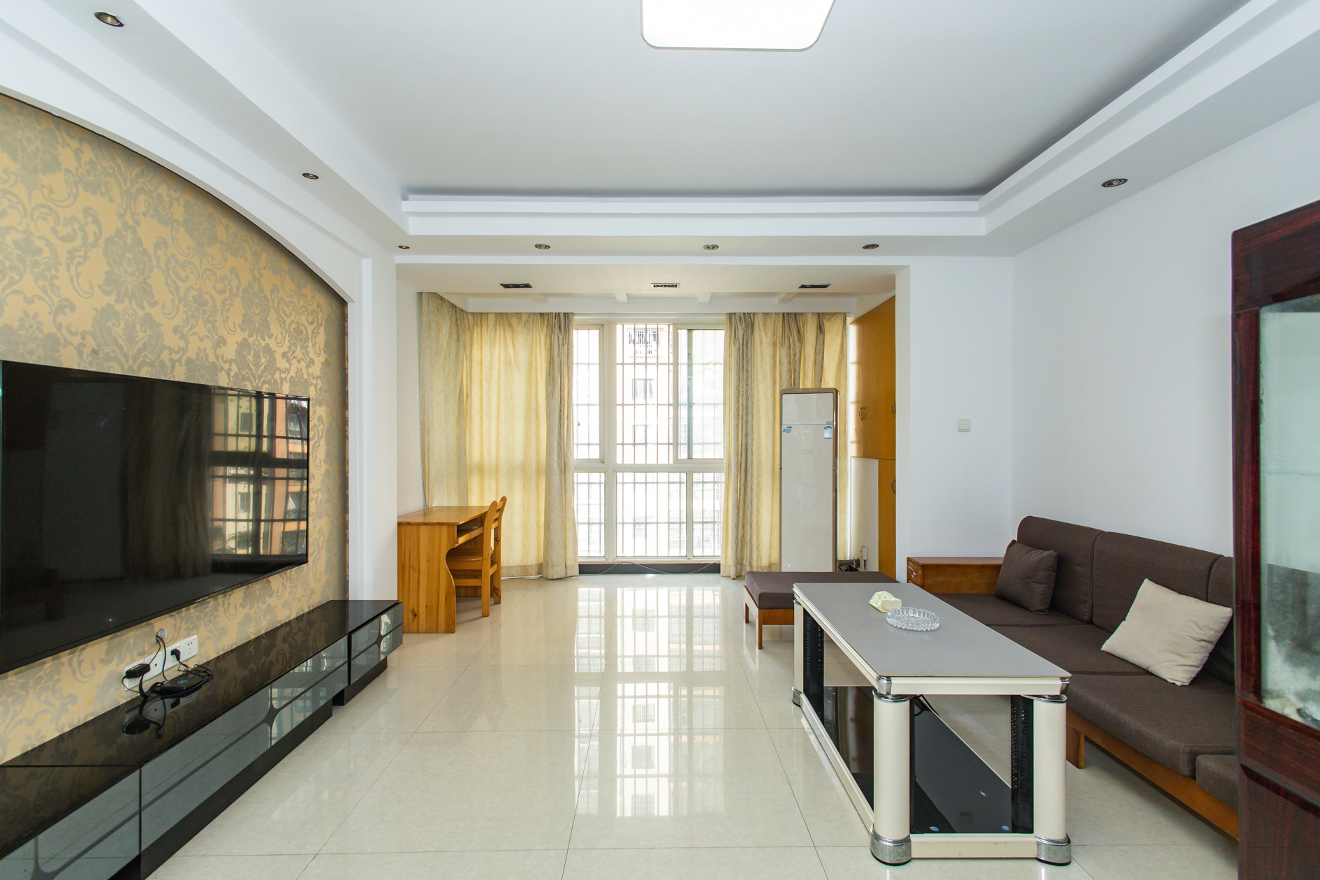 楚天世纪城东苑 4室2厅1卫 69.8万 楚天世纪城东苑 4室2厅1卫 69.8万客厅