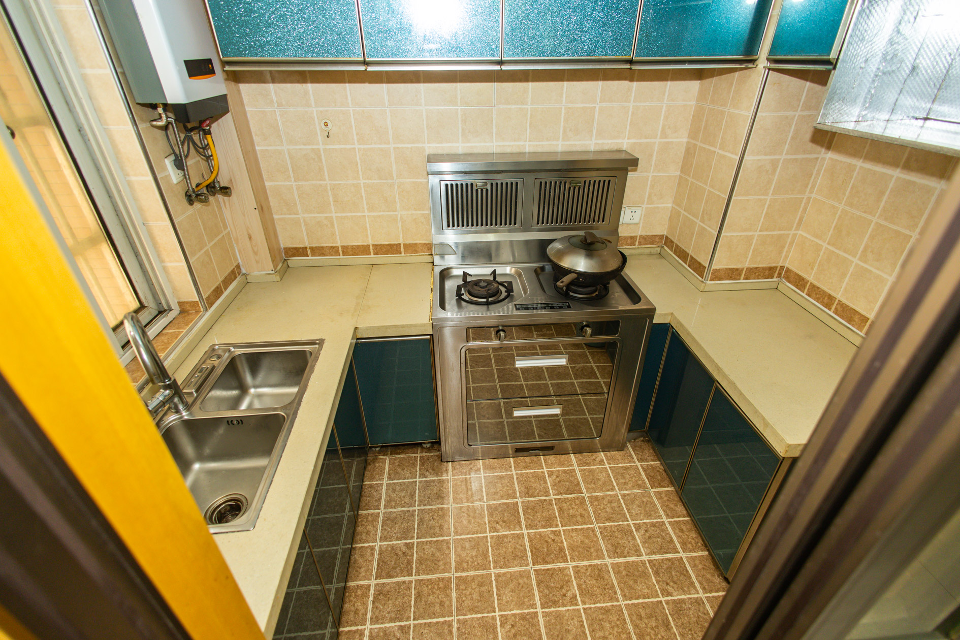 楚天世纪城东苑 4室2厅1卫 69.8万 楚天世纪城东苑 4室2厅1卫 69.8万厨房