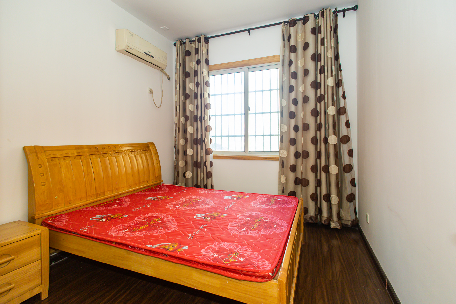 楚天世纪城东苑 4室2厅1卫 69.8万 楚天世纪城东苑 4室2厅1卫 69.8万卧室