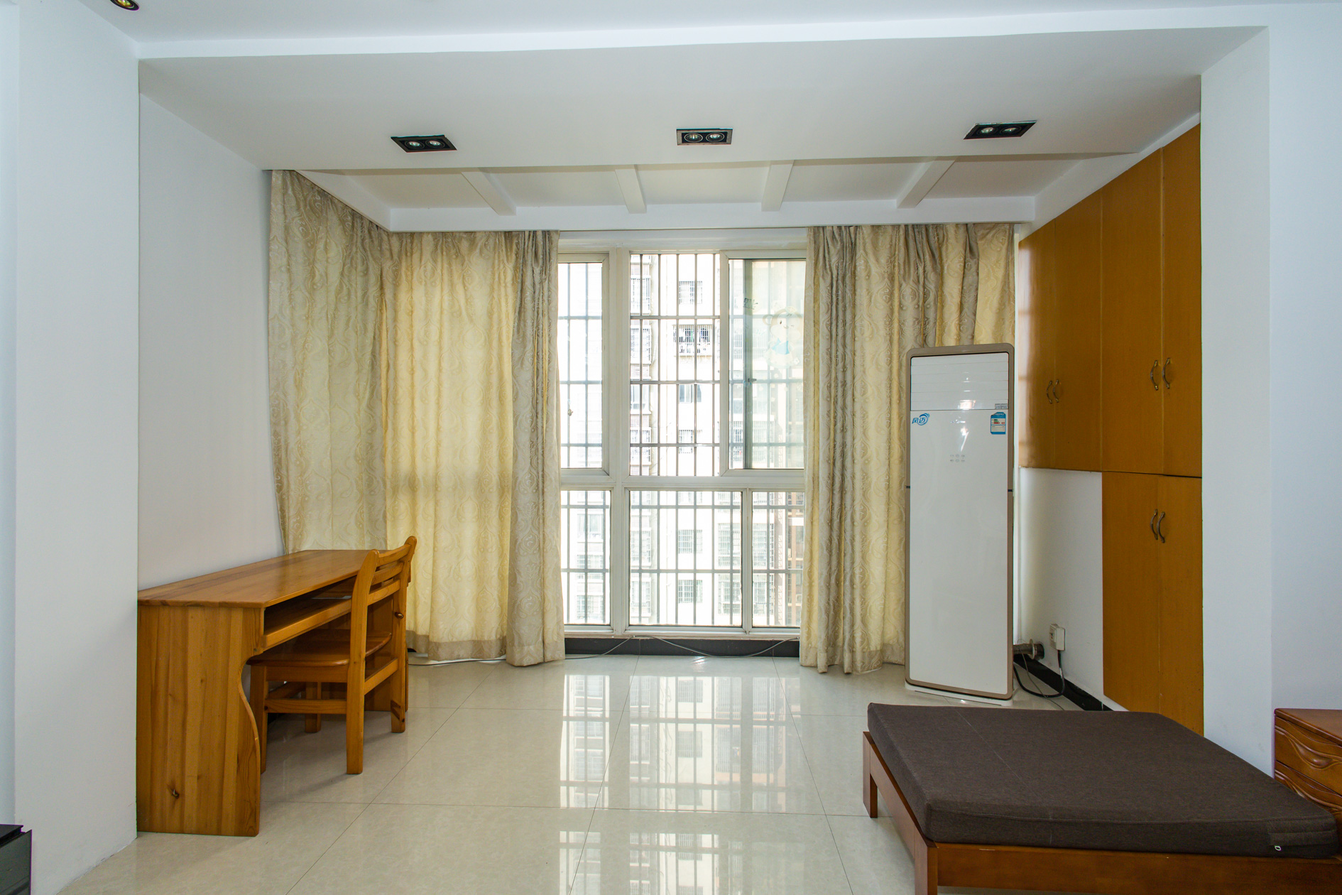 楚天世纪城东苑 4室2厅1卫 69.8万 楚天世纪城东苑 4室2厅1卫 69.8万阳台