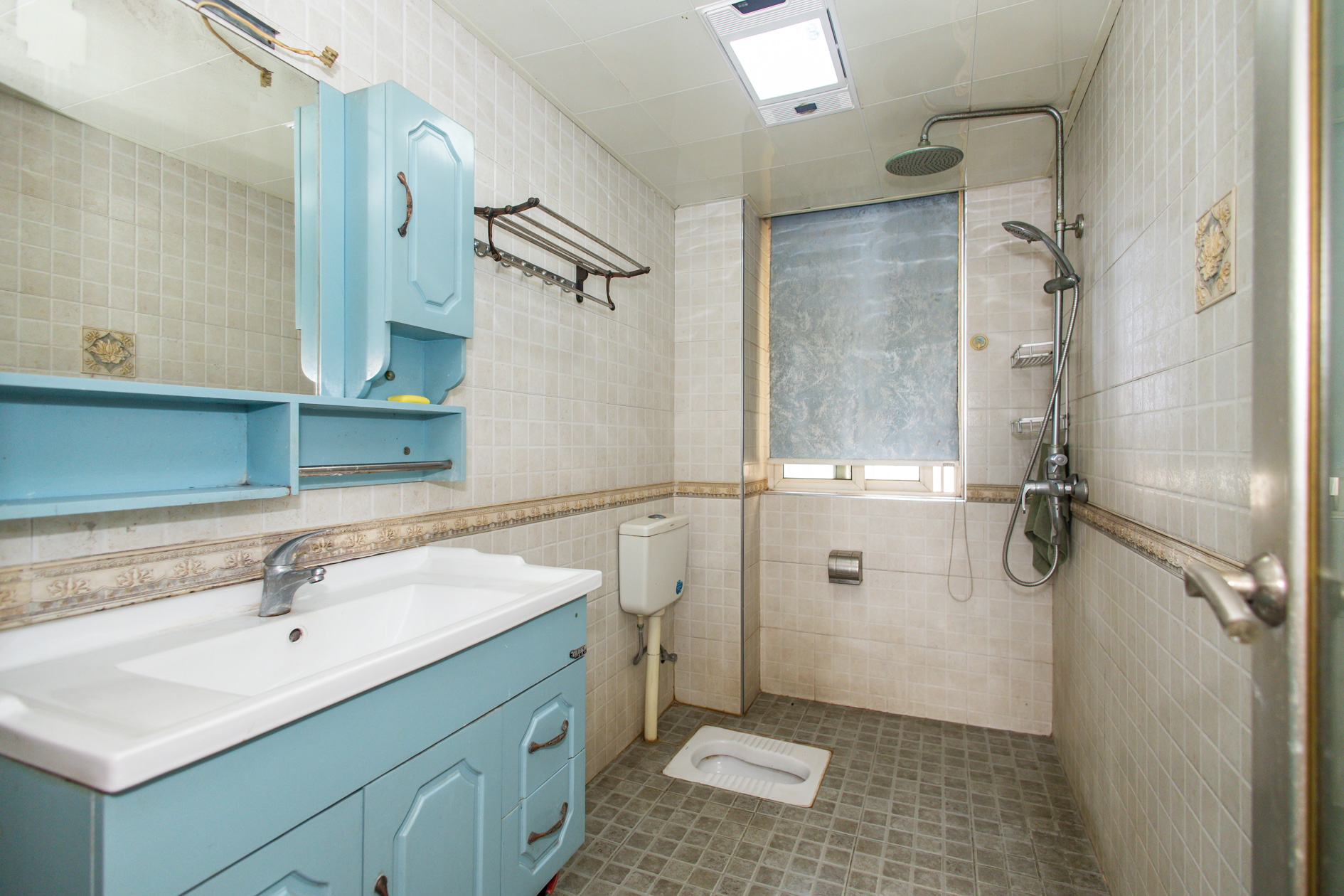 楚天世纪城东苑 4室2厅1卫 69.8万 楚天世纪城东苑 4室2厅1卫 69.8万卫生间