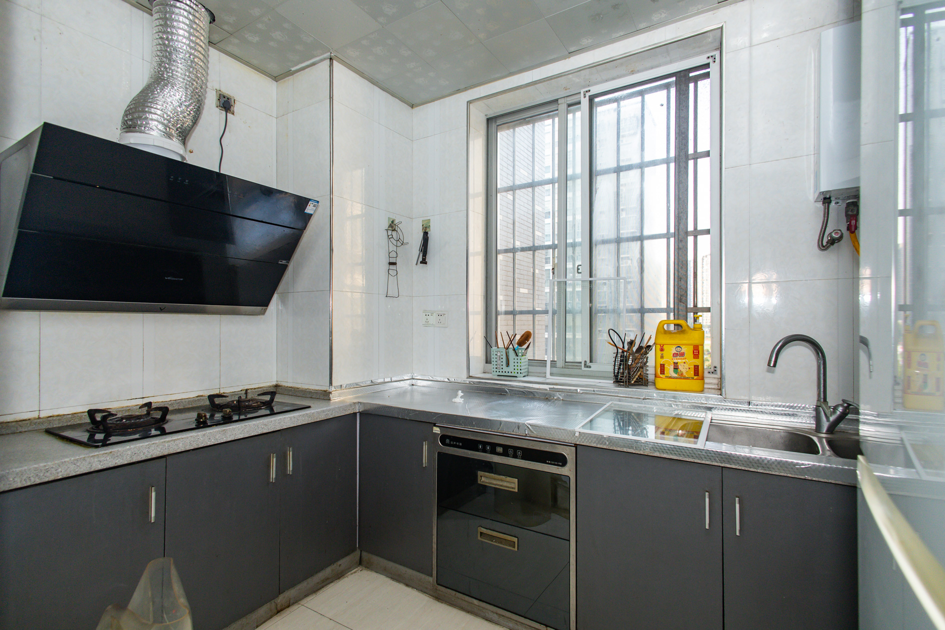 湘楚家园 3室2厅2卫 79.5万 湘楚家园 3室2厅2卫 79.5万厨房