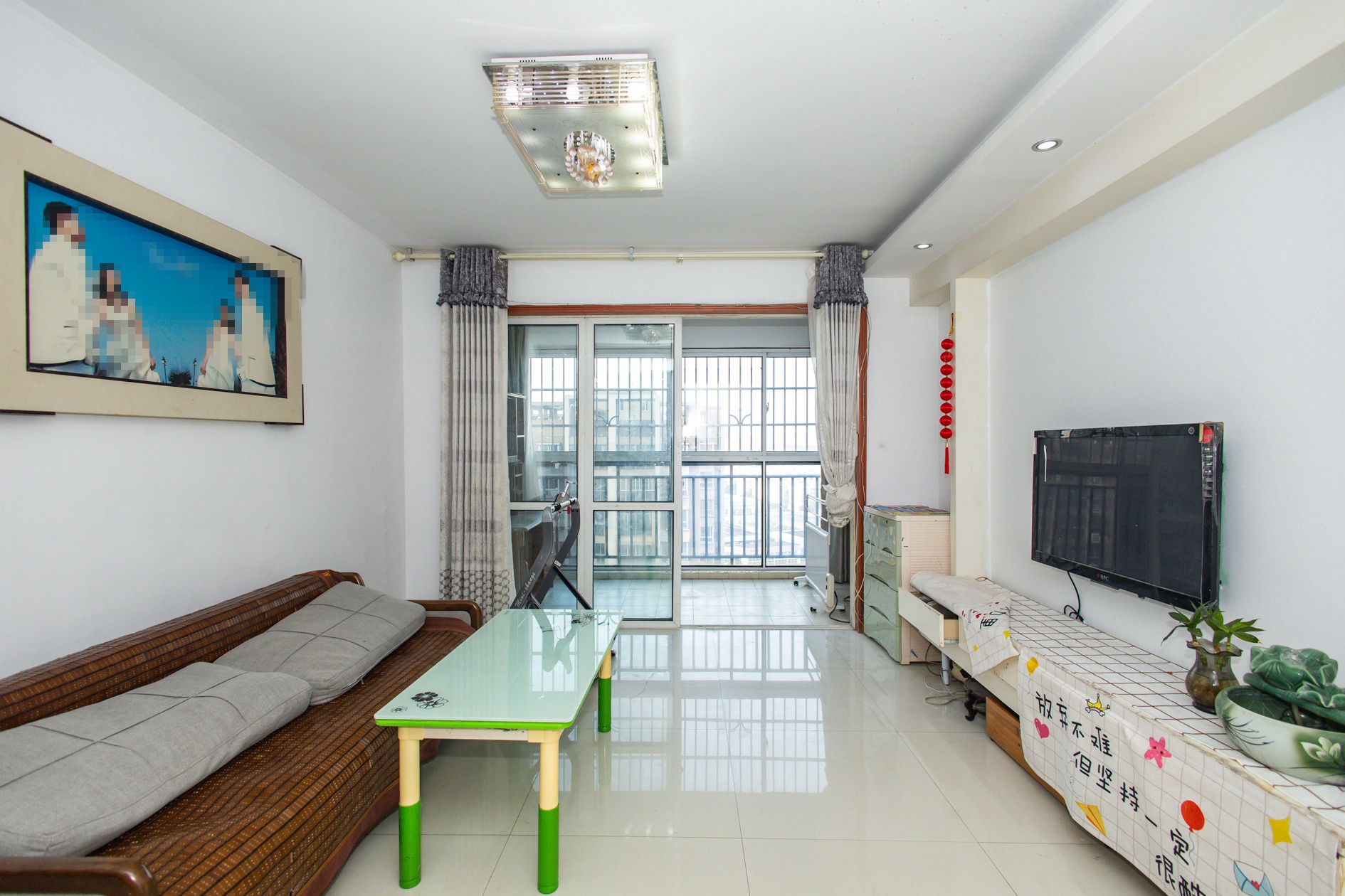 紫晶城 4室2厅2卫 69.8万 紫晶城 4室2厅2卫 69.8万客厅