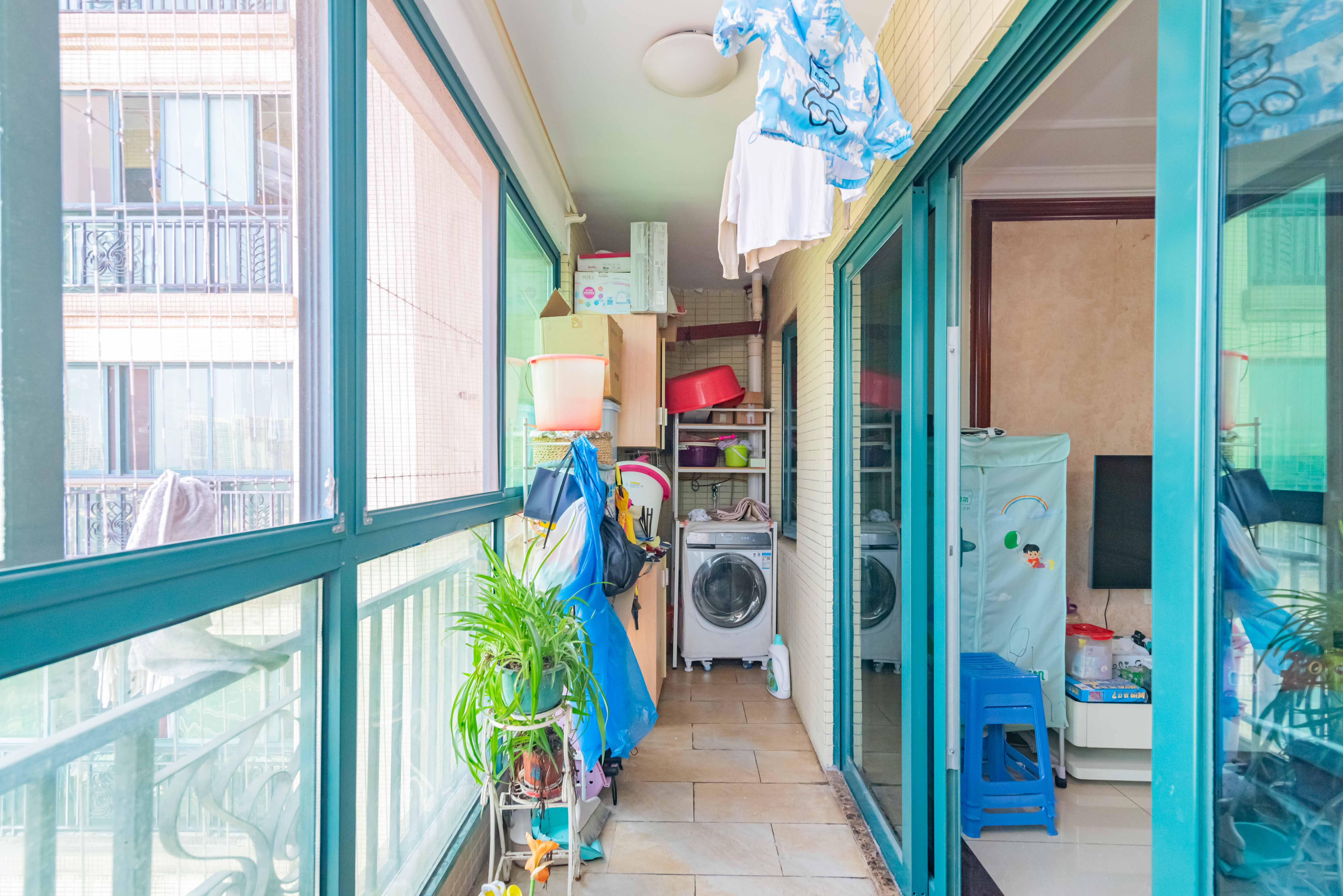 恒大雅苑  3室2厅1卫    102.0万阳台