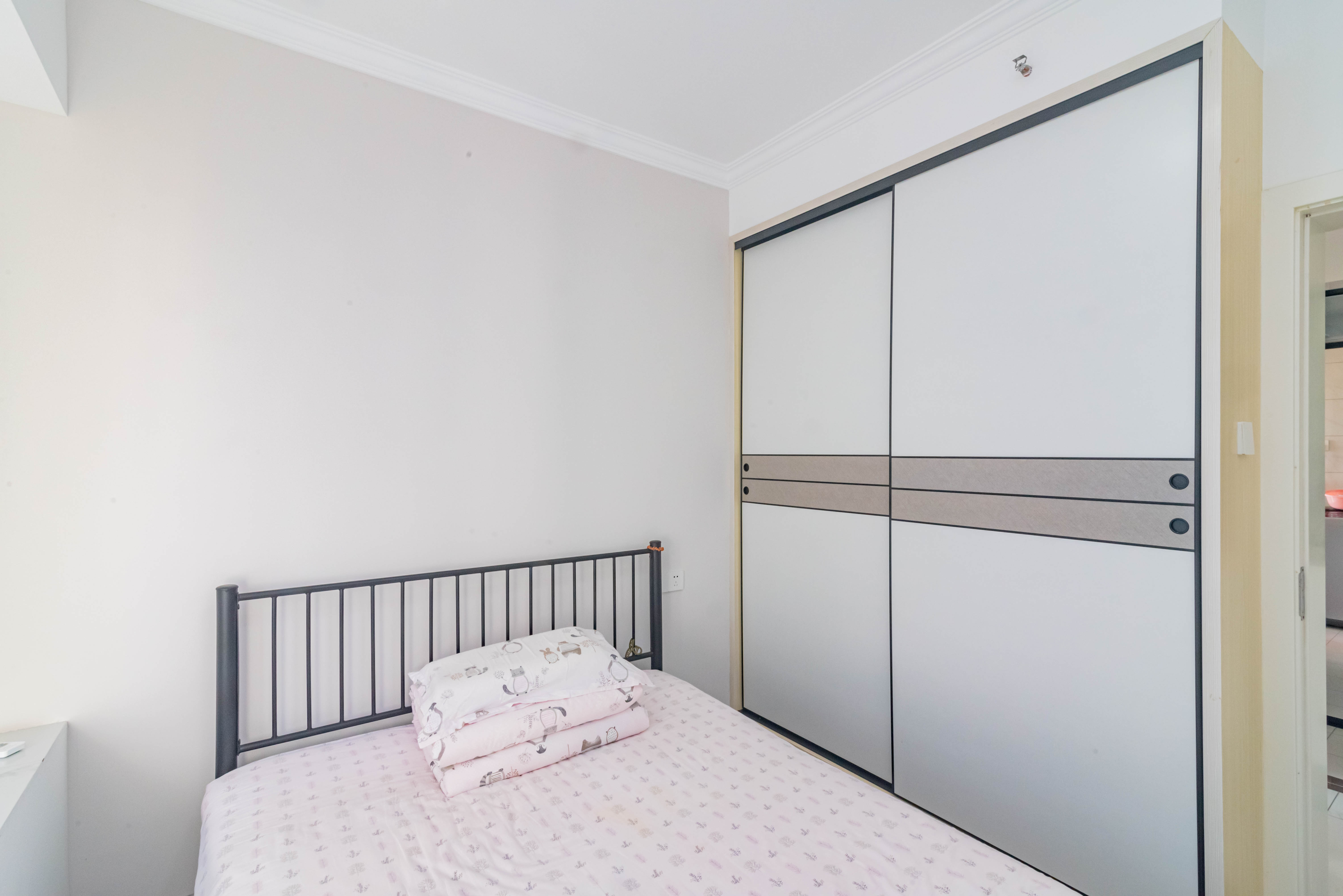 天健城  2室1厅1卫    110.0万 天健城  2室1厅1卫    110.0万卧室