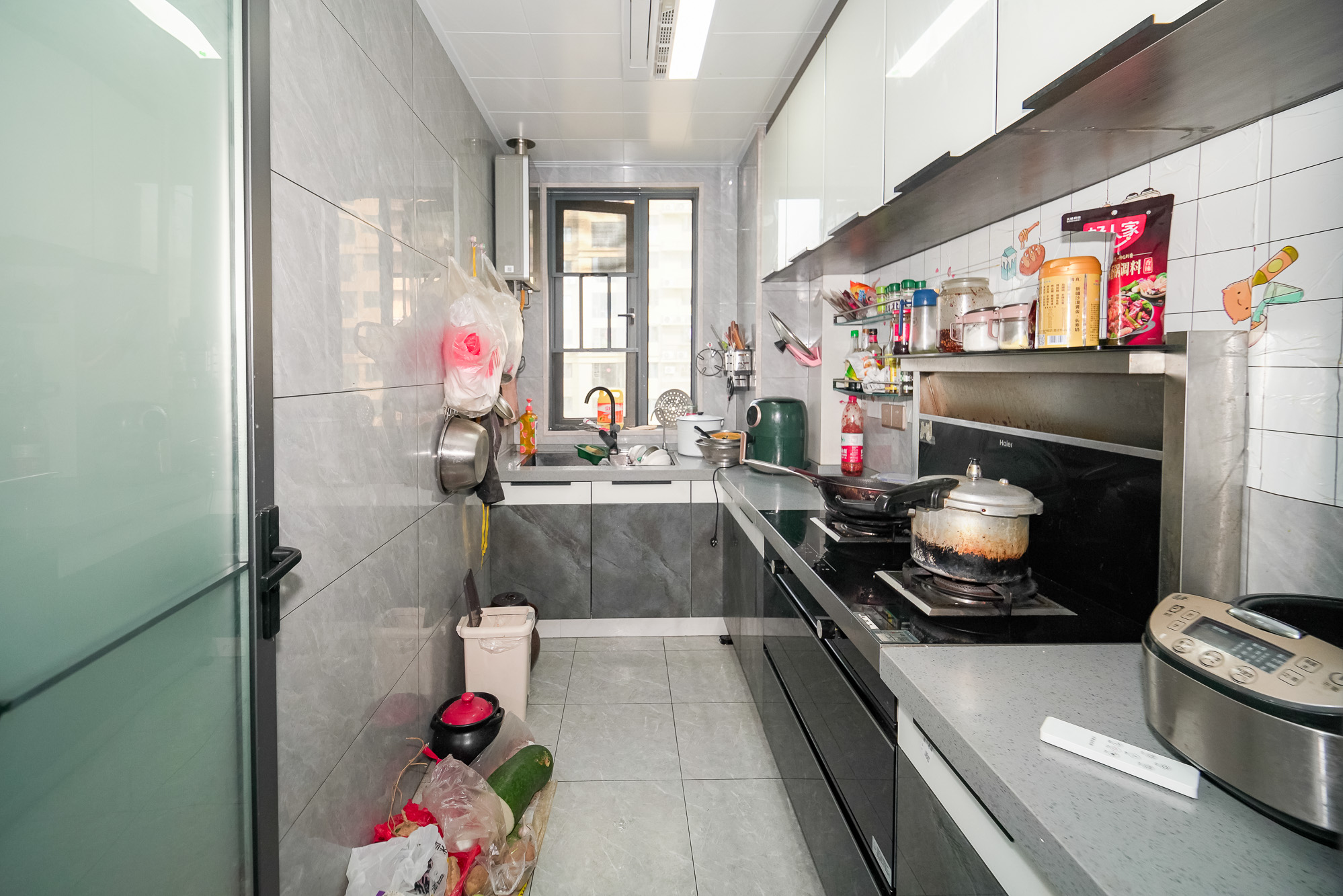 澳海澜庭 3室2厅2卫 98.0万 澳海澜庭 3室2厅2卫 98.0万厨房