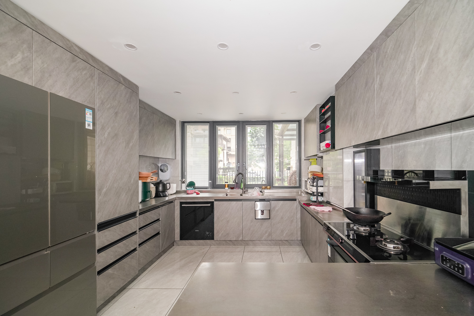 澳海望洲府 4室3厅3卫 448.0万 澳海望洲府 4室3厅3卫 448.0万厨房