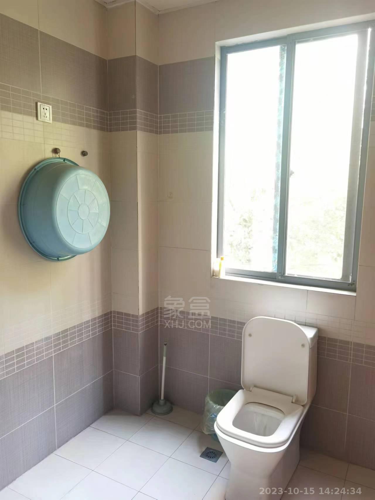 湘银二期世纪花园 3室2厅2卫 1800.0元/月 湘银二期世纪花园 3室2厅2卫 1800.0元/月室内图