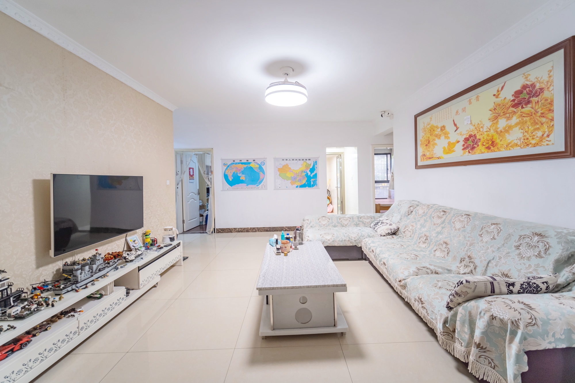 三一街区 3室2厅1卫 92.72万 三一街区 3室2厅1卫 92.72万客厅