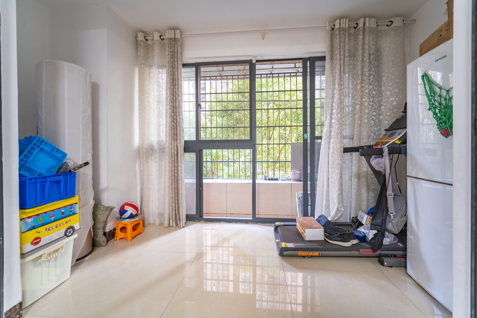 三一街区 3室2厅1卫 92.72万 三一街区 3室2厅1卫 92.72万阳台