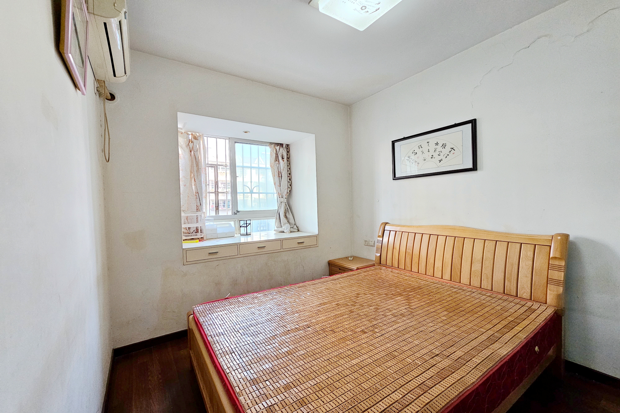 一品东庭 3室2厅2卫 74.0万 一品东庭 3室2厅2卫 74.0万卧室