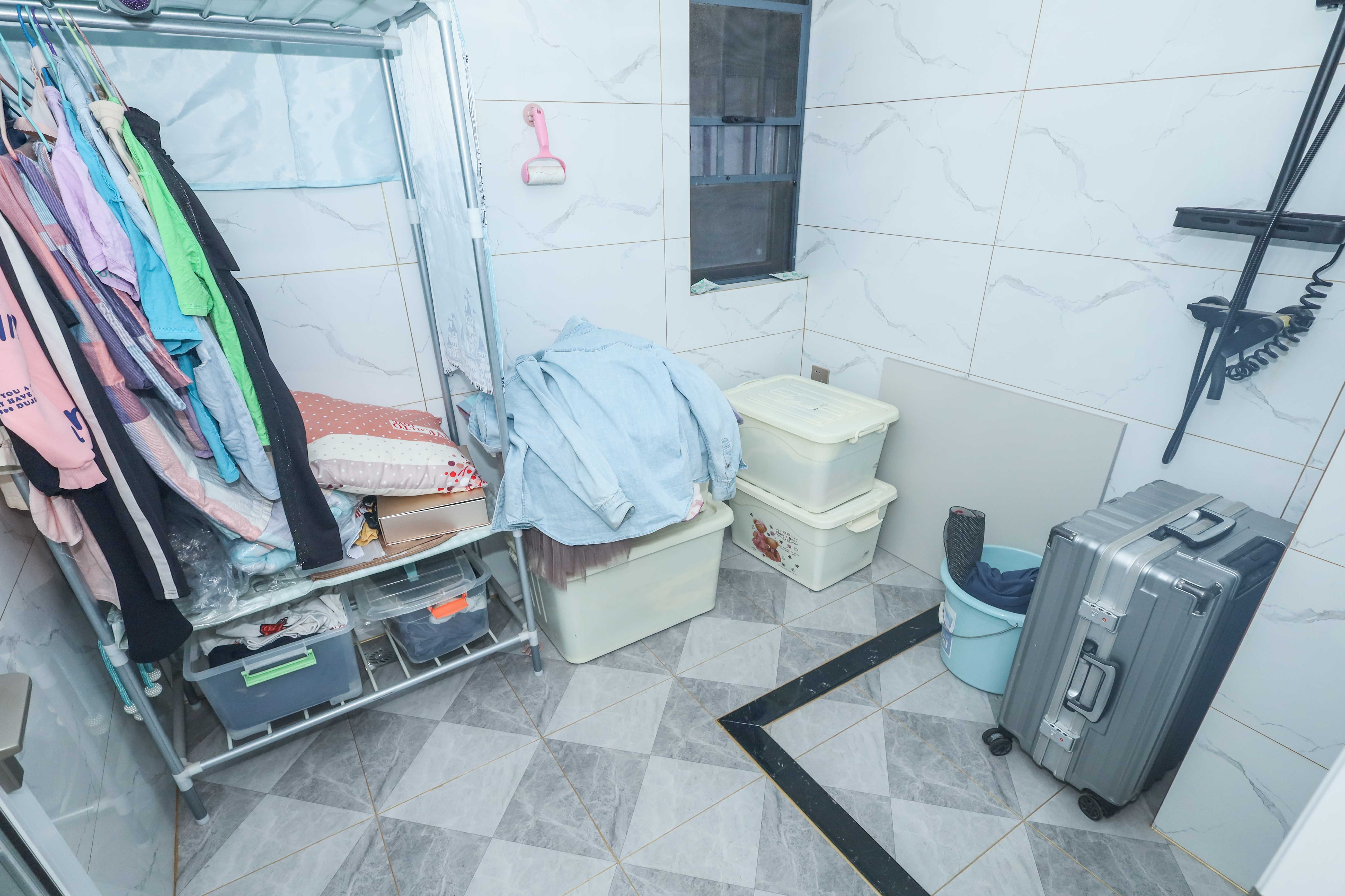 山水梅溪雅郡  3室2厅2卫   120.00万卫生间