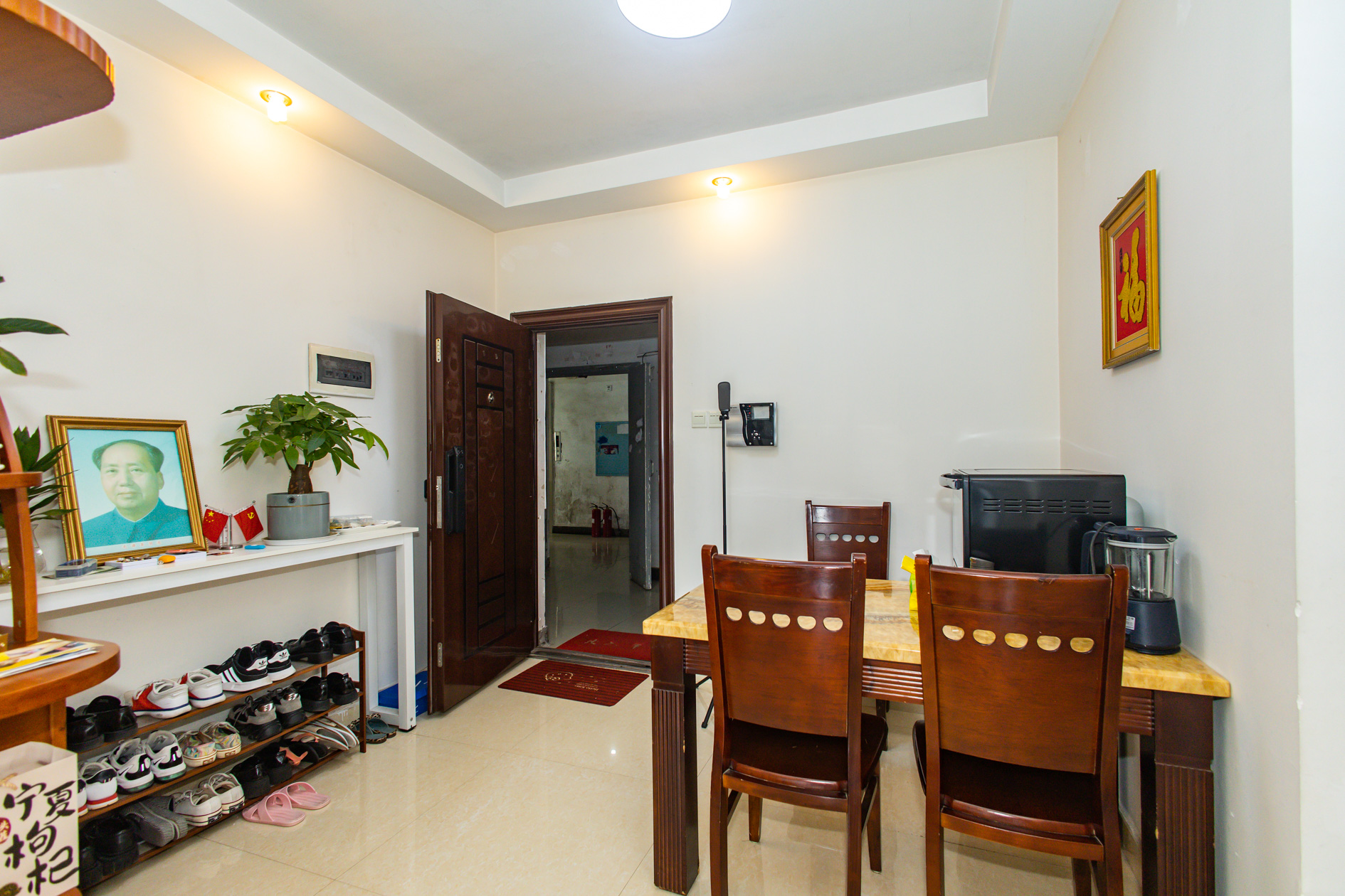 尚都花园城 2室2厅1卫 49.8万 尚都花园城 2室2厅1卫 49.8万客厅