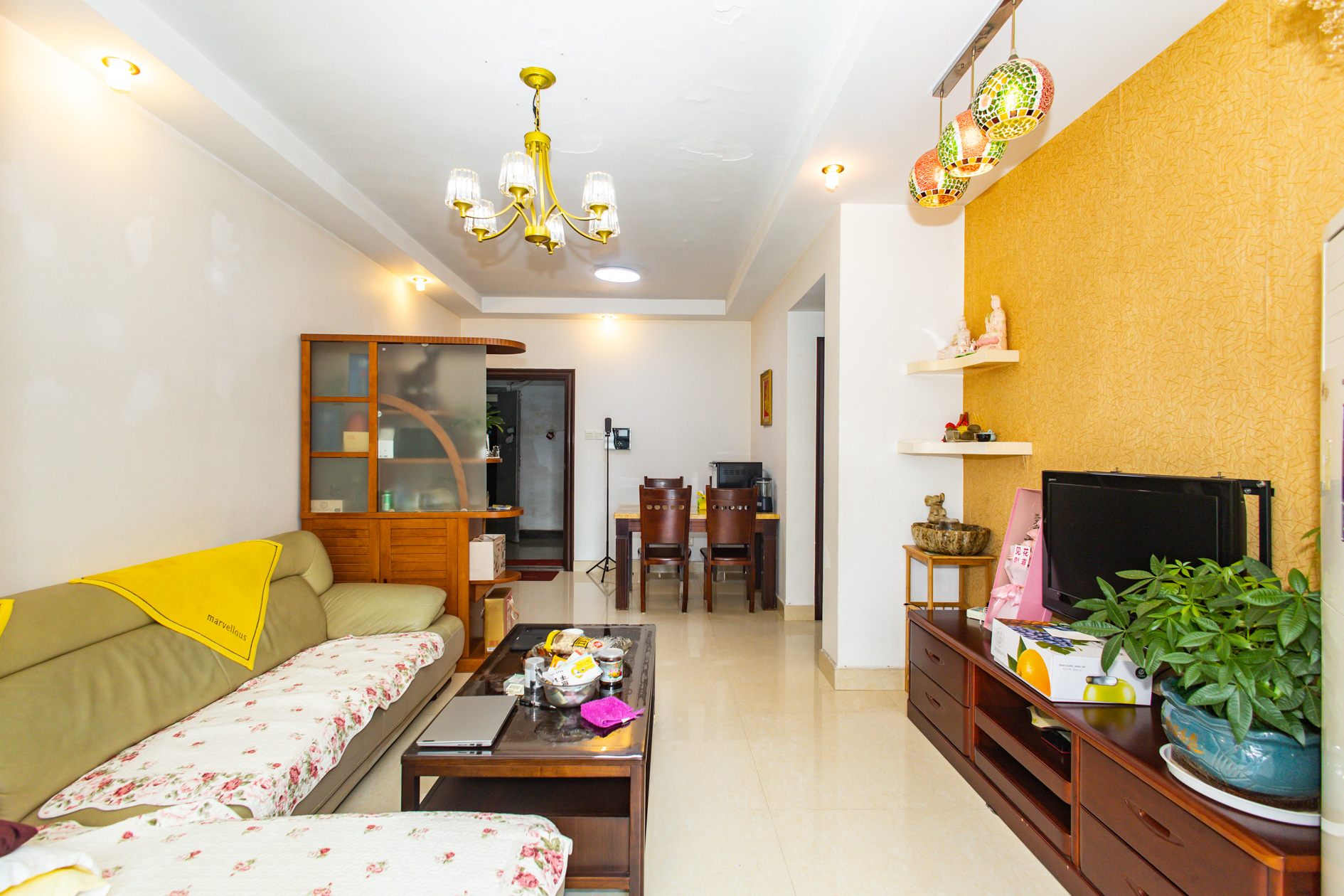 尚都花园城 2室2厅1卫 49.8万 尚都花园城 2室2厅1卫 49.8万客厅