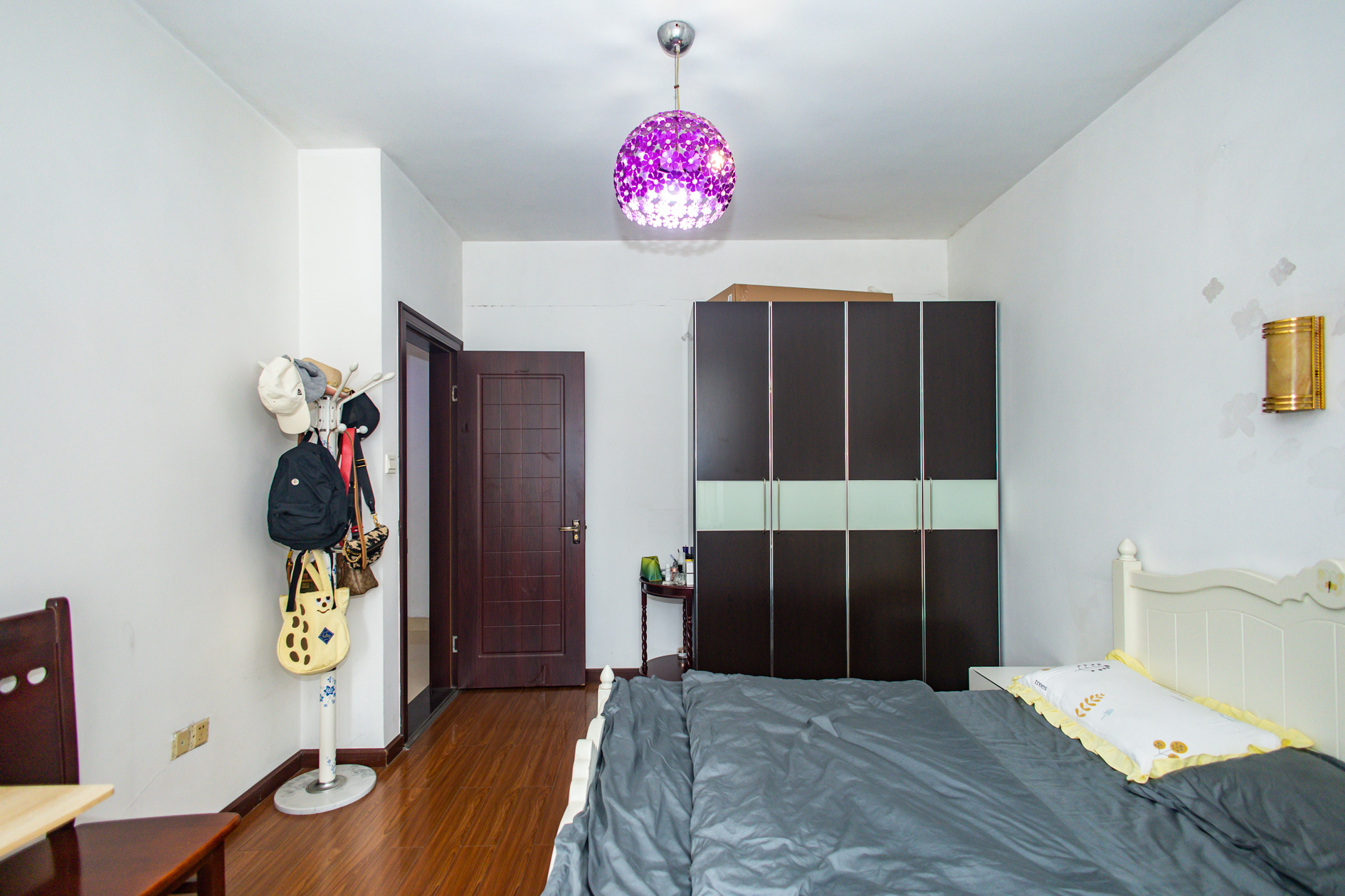 尚都花园城 2室2厅1卫 49.8万 尚都花园城 2室2厅1卫 49.8万卧室