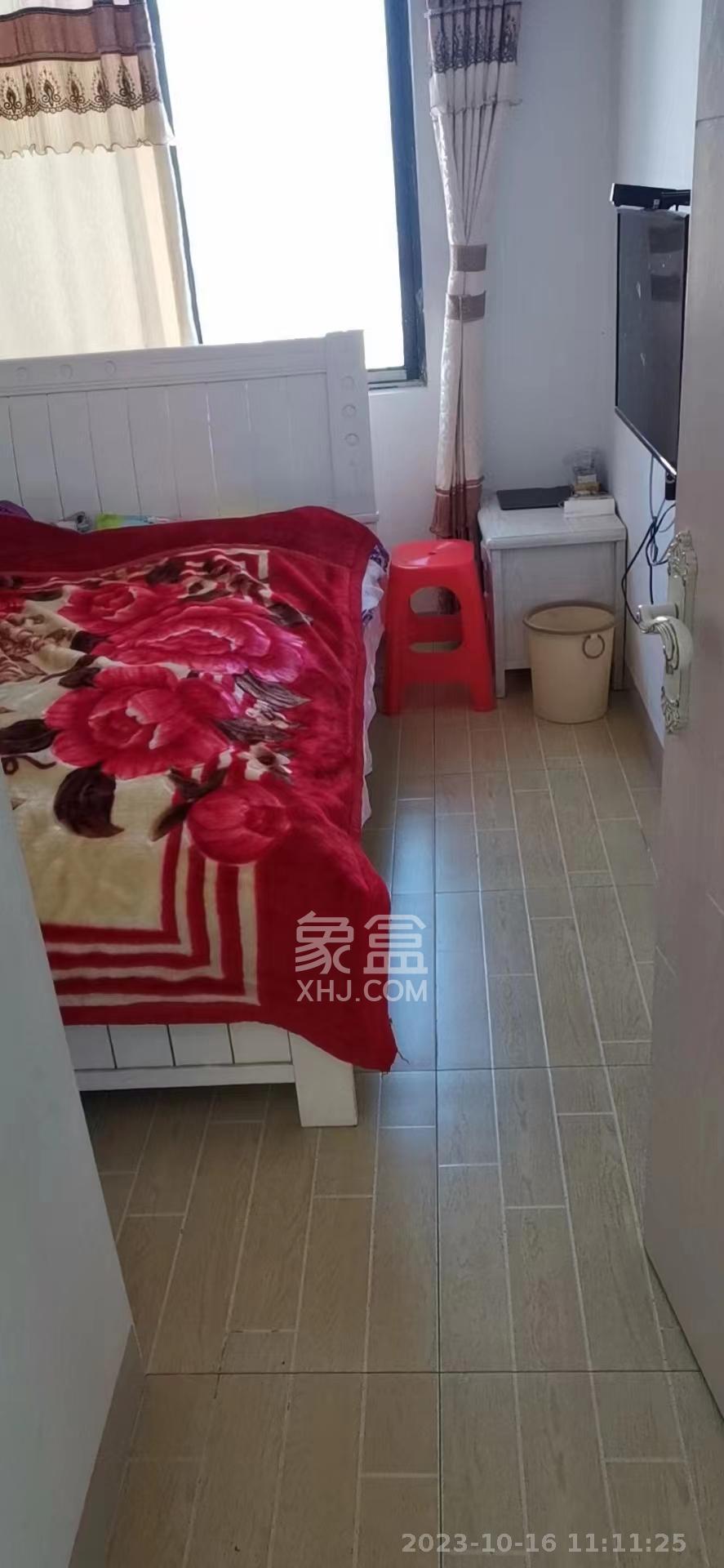 滨湖名苑  4室2厅2卫   73.80万小区图