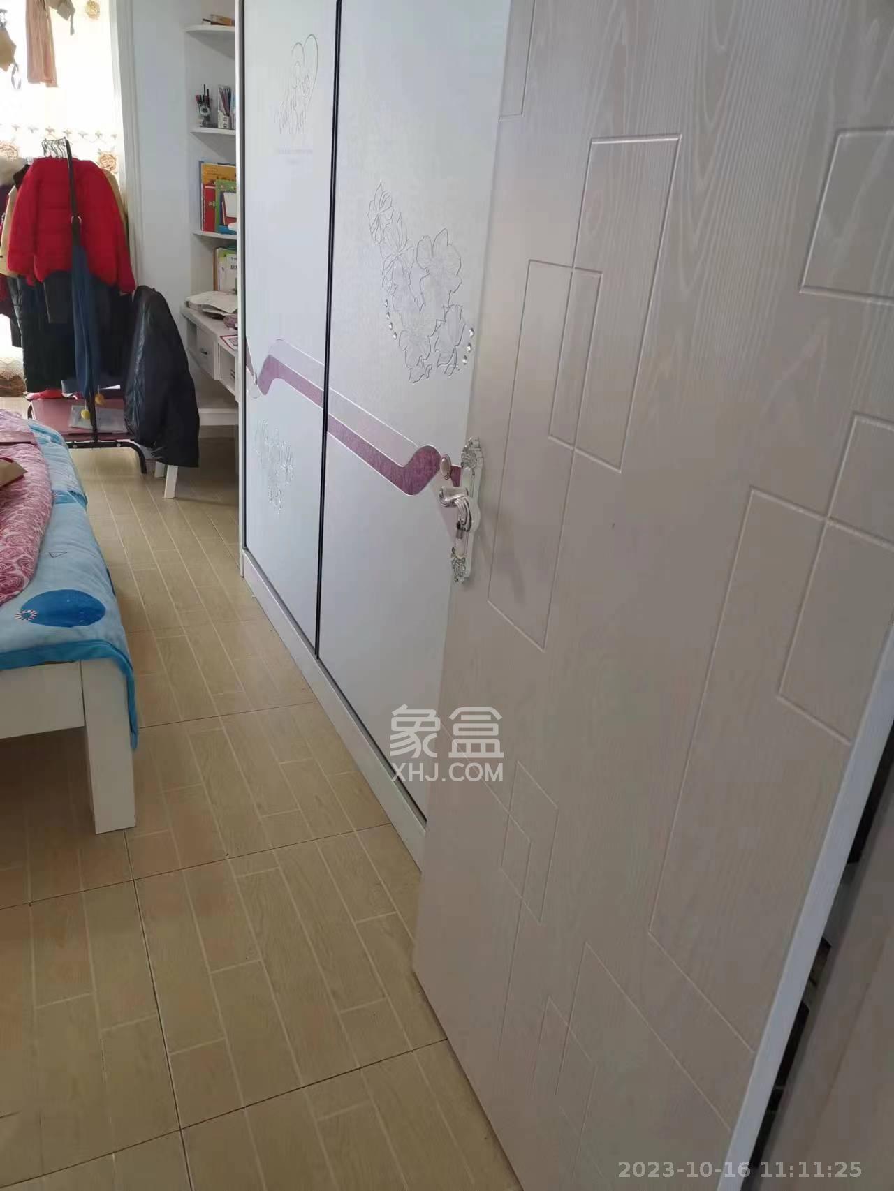 滨湖名苑  4室2厅2卫   73.80万小区图