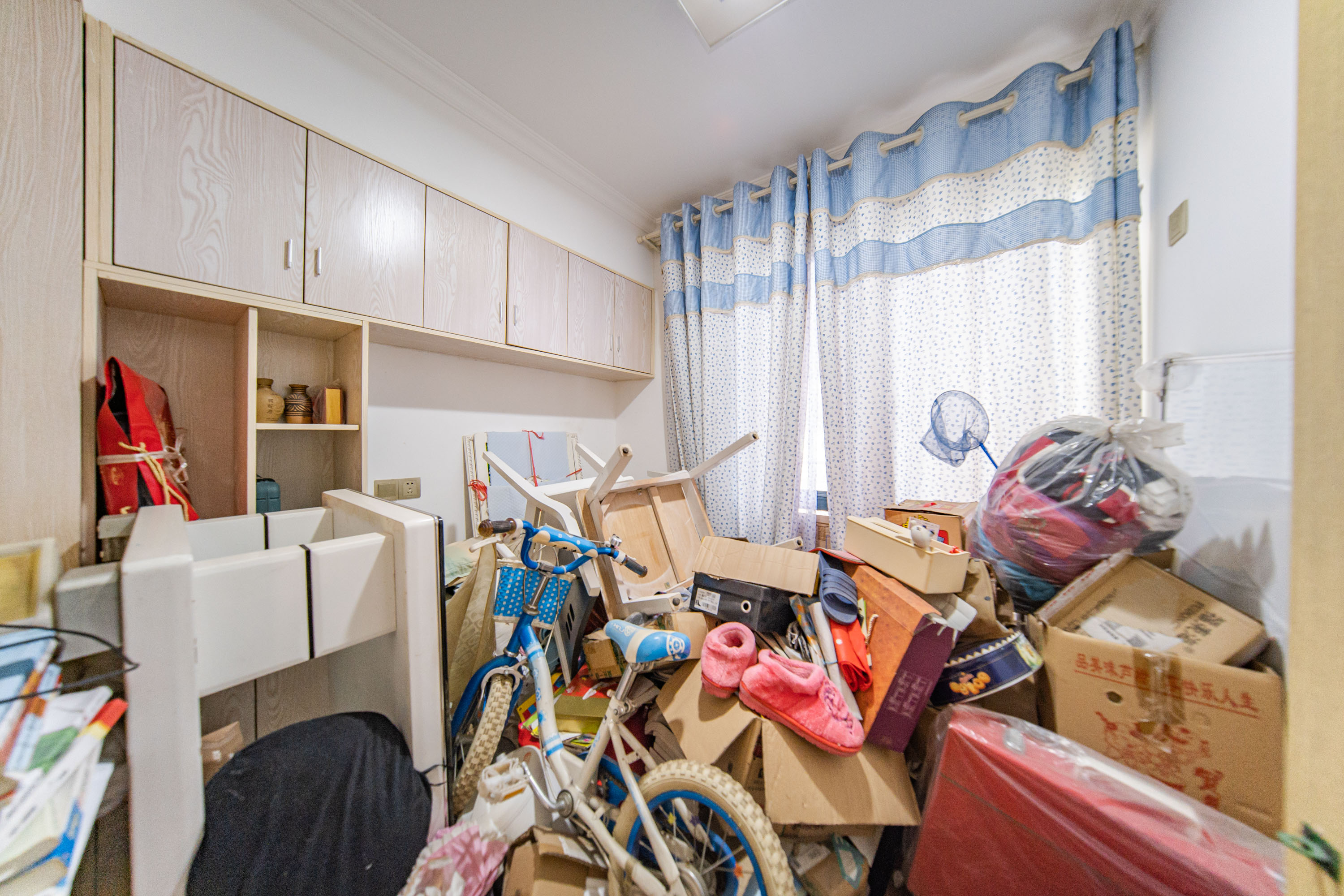 枫华府第  3室2厅1卫   70.00万卧室