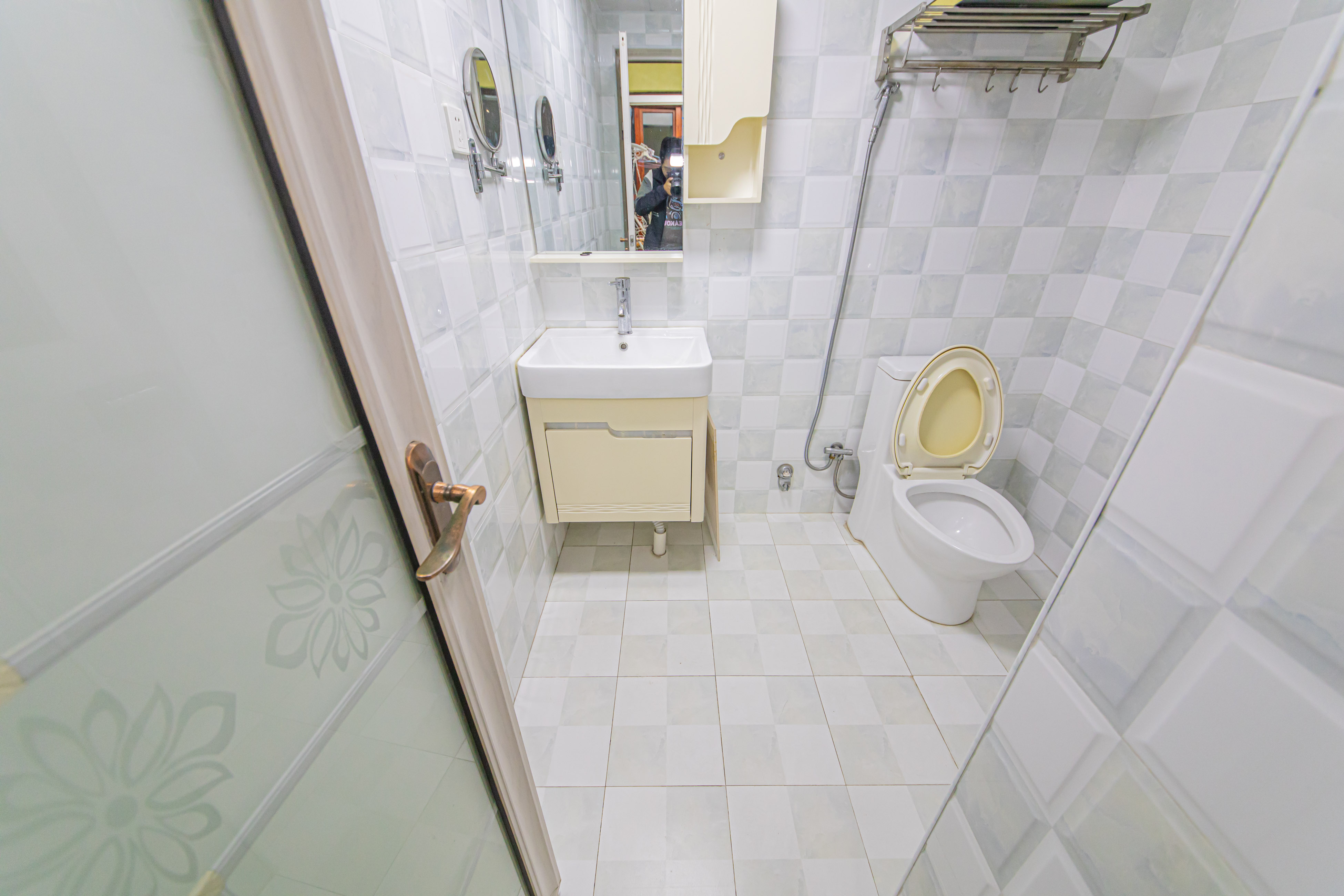 鑫远和城（一、二期）  3室2厅2卫    137.0万卫生间