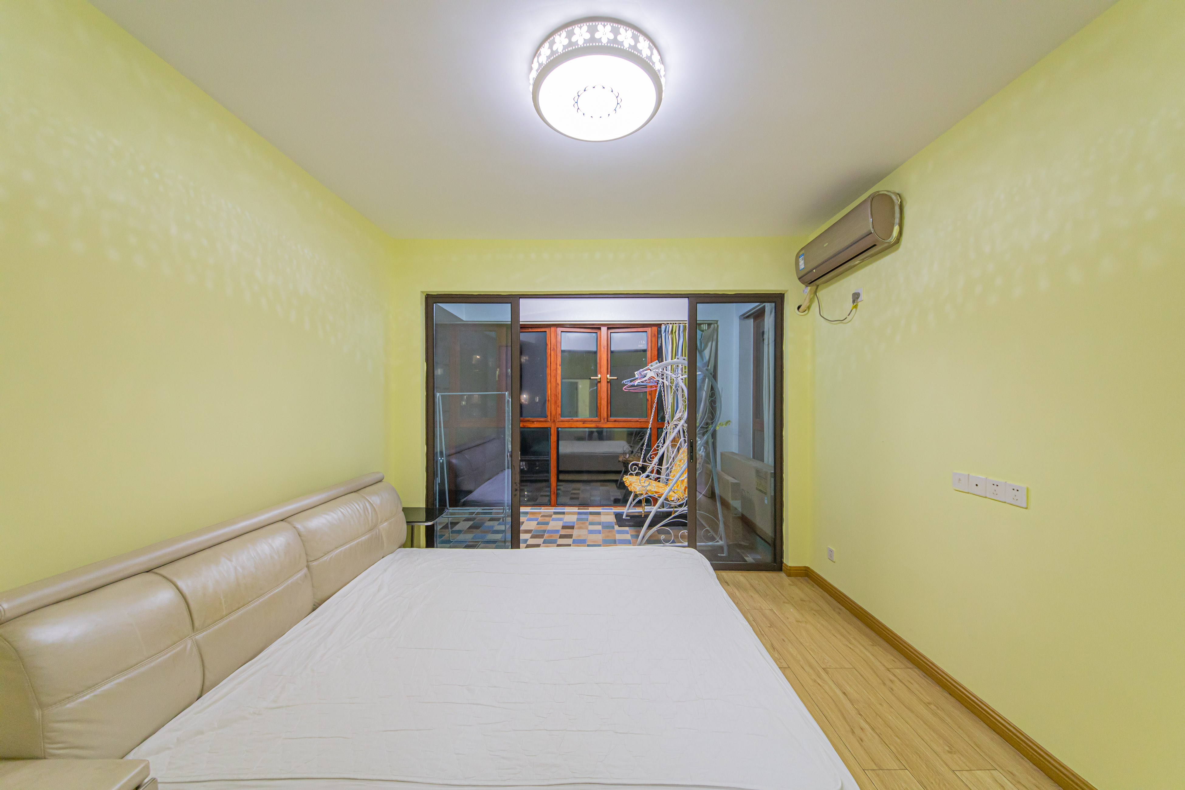 鑫远和城（一、二期）  3室2厅2卫    137.0万卧室