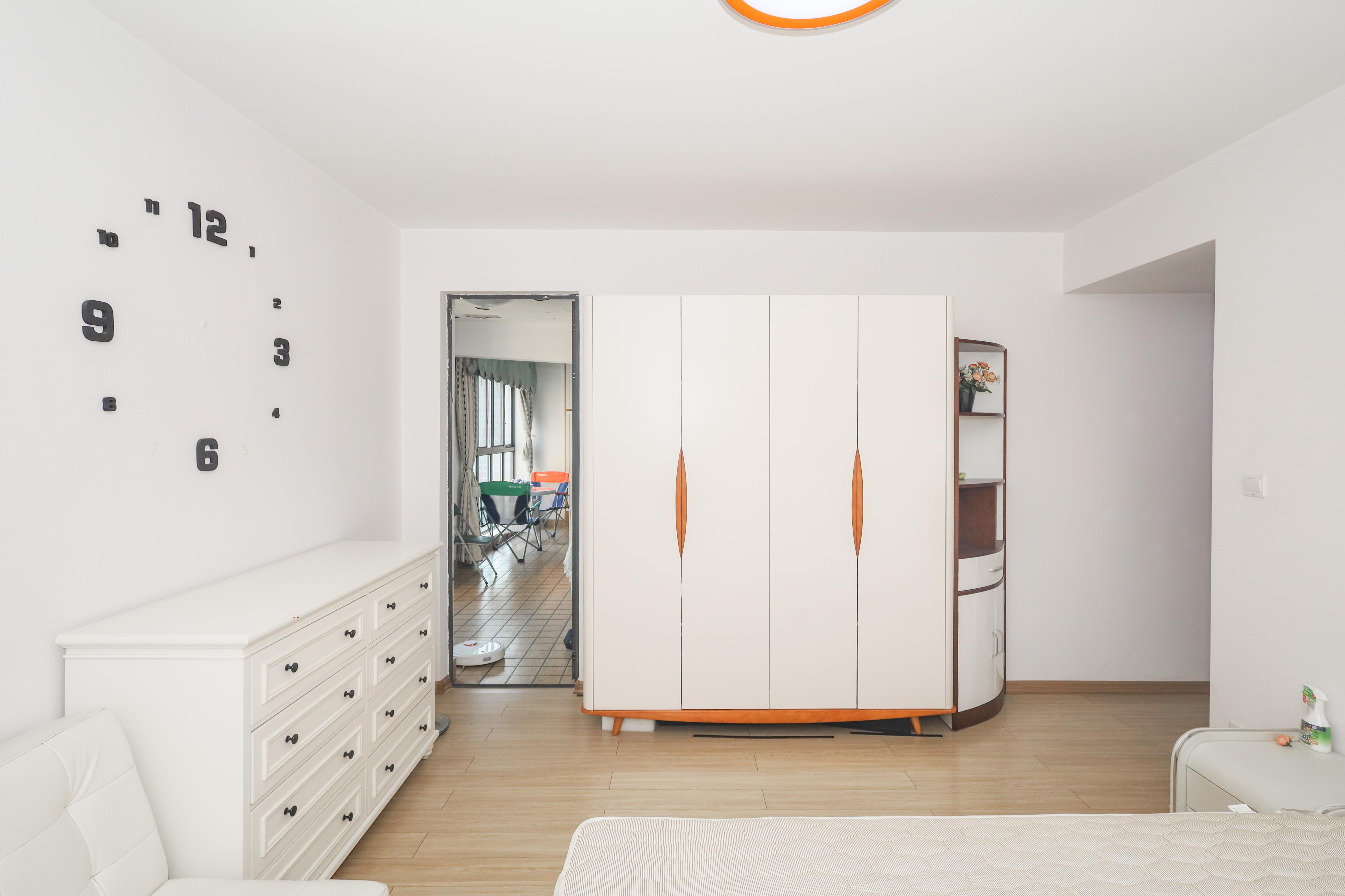 保利麓谷林语C区  4室2厅1卫    190.0万 保利麓谷林语C区  4室2厅1卫    190.0万卧室