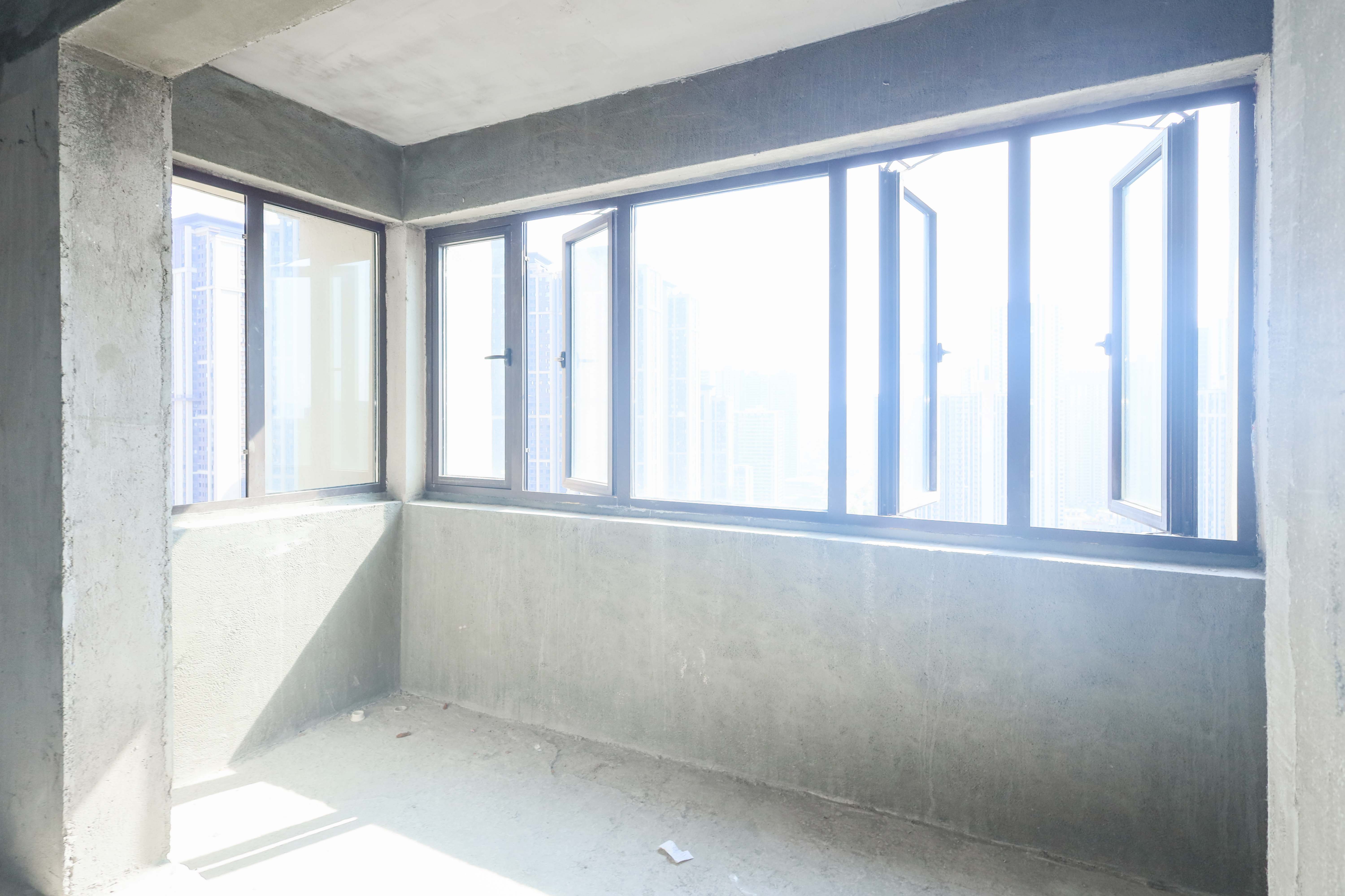中国铁建梅溪青秀三期  3室2厅2卫   163.00万阳台
