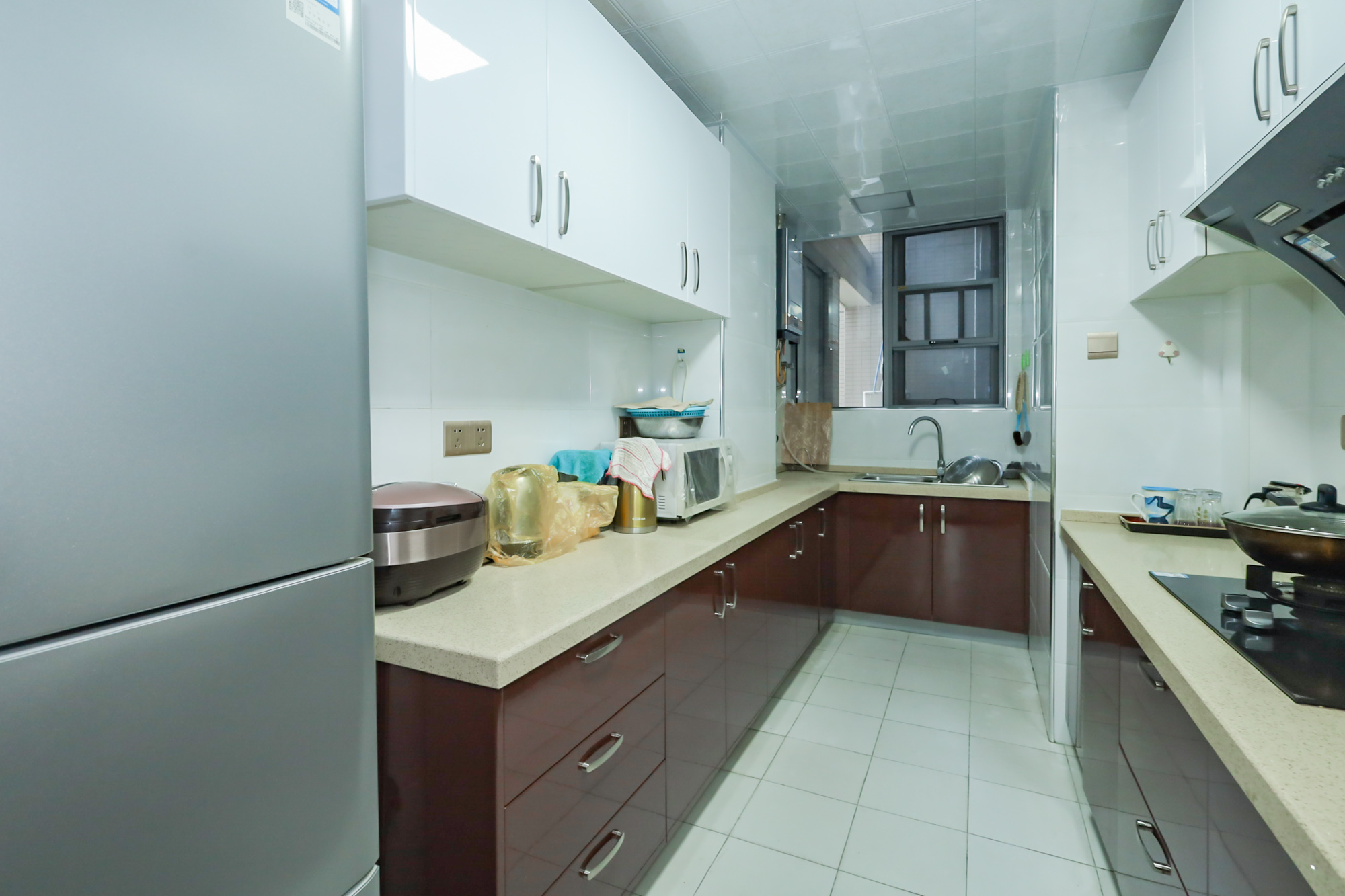 八方小区C区  4室2厅2卫    569.9万厨房