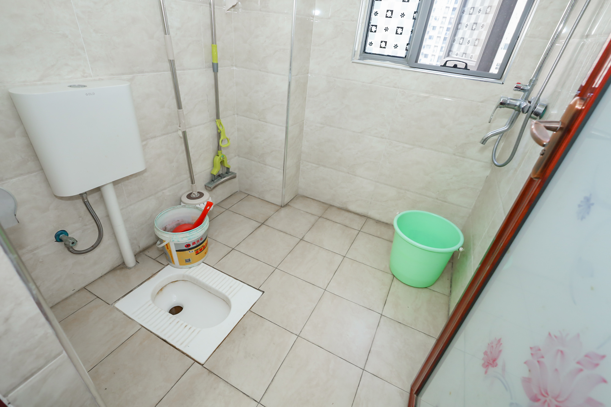 八方小区C区  4室2厅2卫    569.9万卫生间