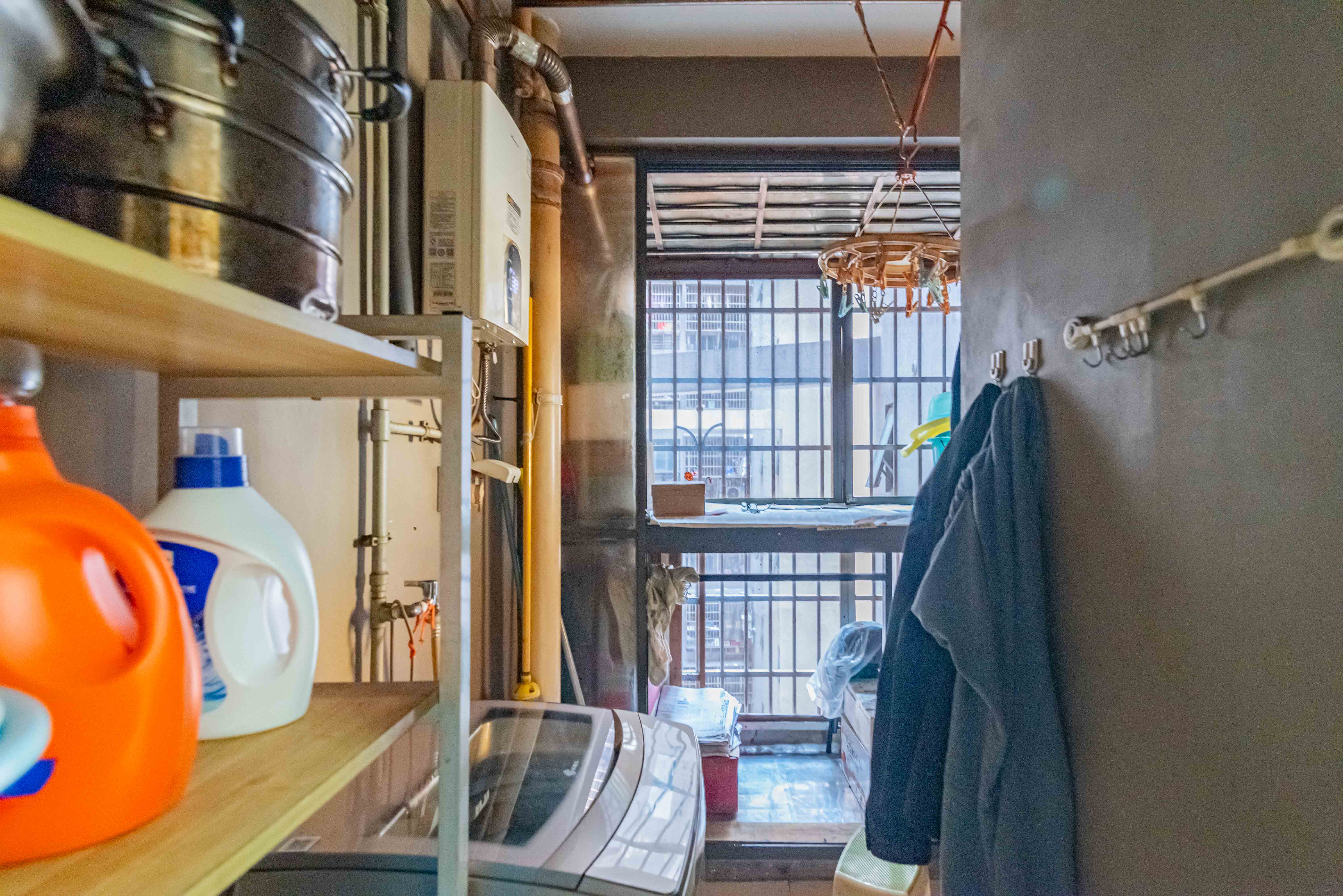 盛世美居荷园  2室2厅1卫   105.00万阳台