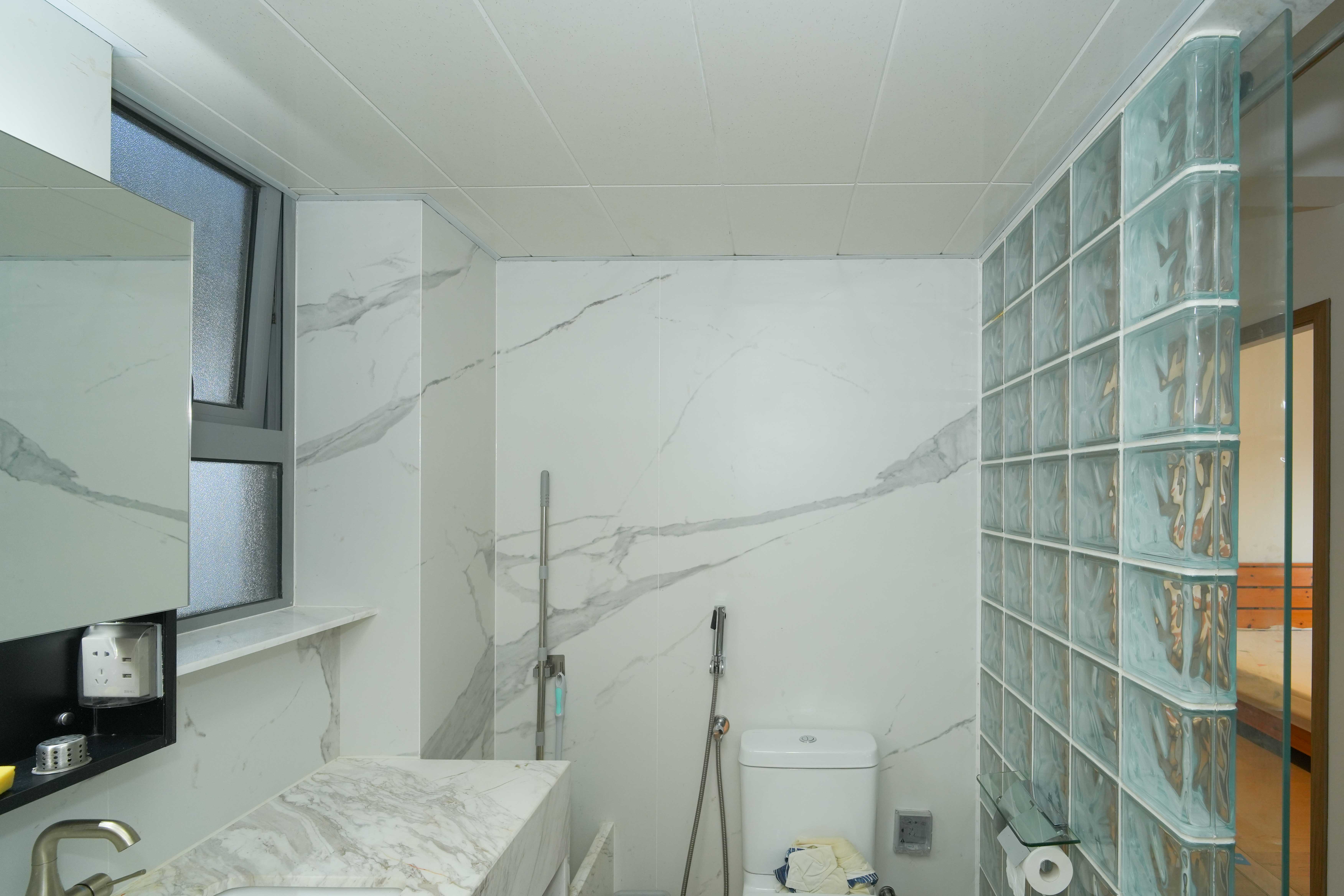 世茂铂翠湾四期(世茂悦享) 3室2厅1卫 106.0万 世茂铂翠湾四期(世茂悦享) 3室2厅1卫 106.0万卫生间