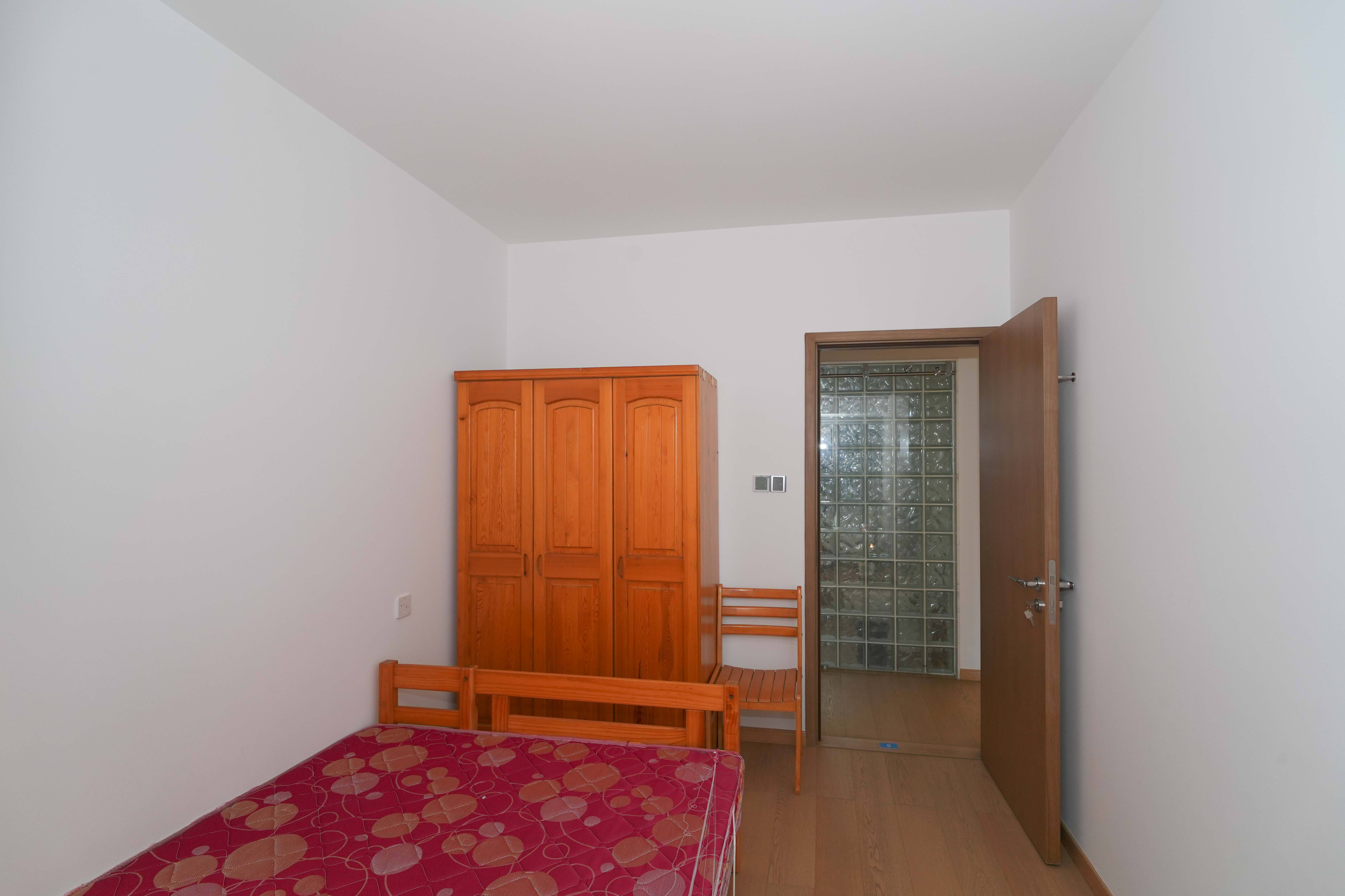 世茂铂翠湾四期(世茂悦享) 3室2厅1卫 106.0万 世茂铂翠湾四期(世茂悦享) 3室2厅1卫 106.0万卧室