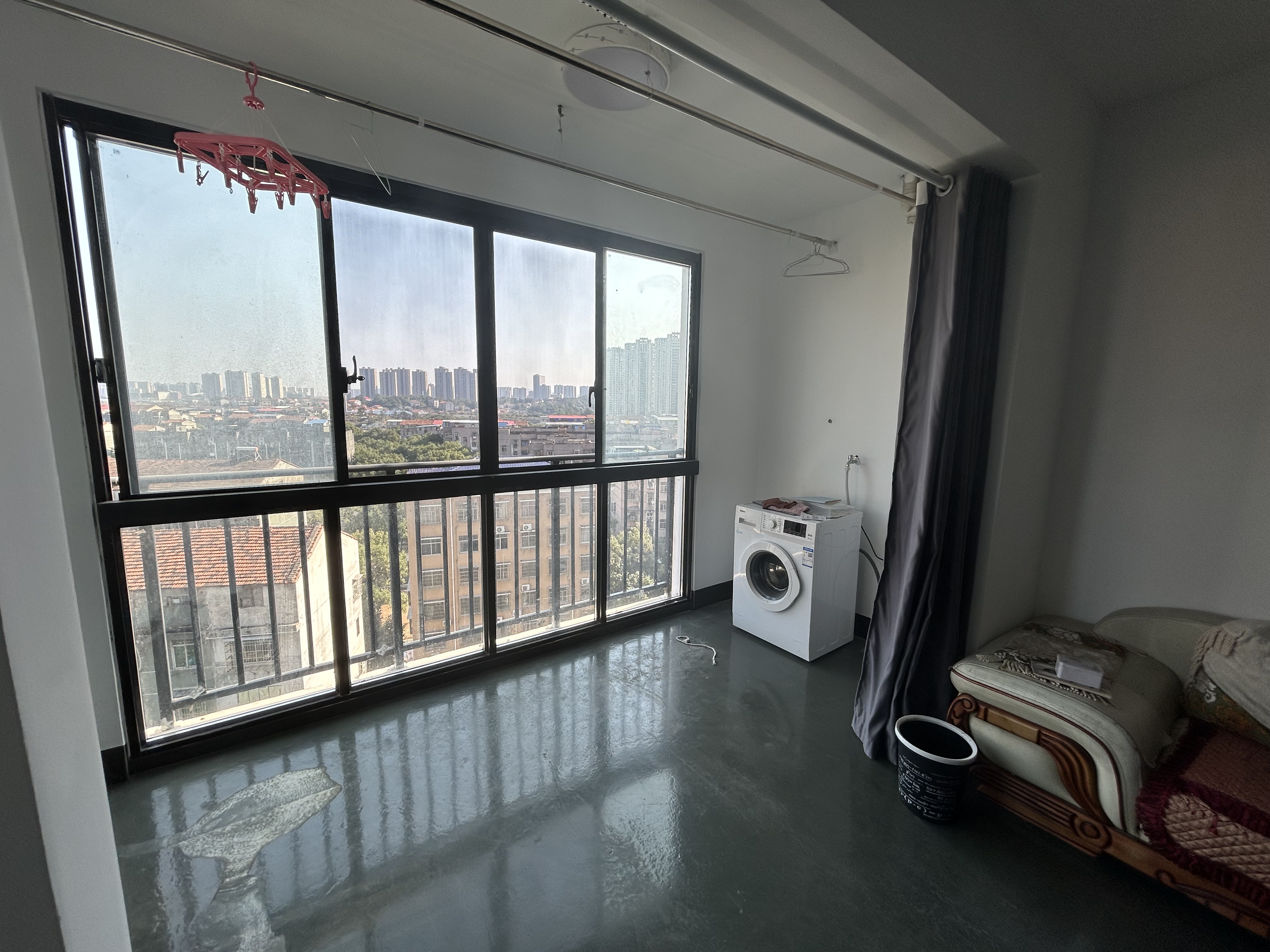 红日家属区  3室2厅1卫   1200.00元/月小区图