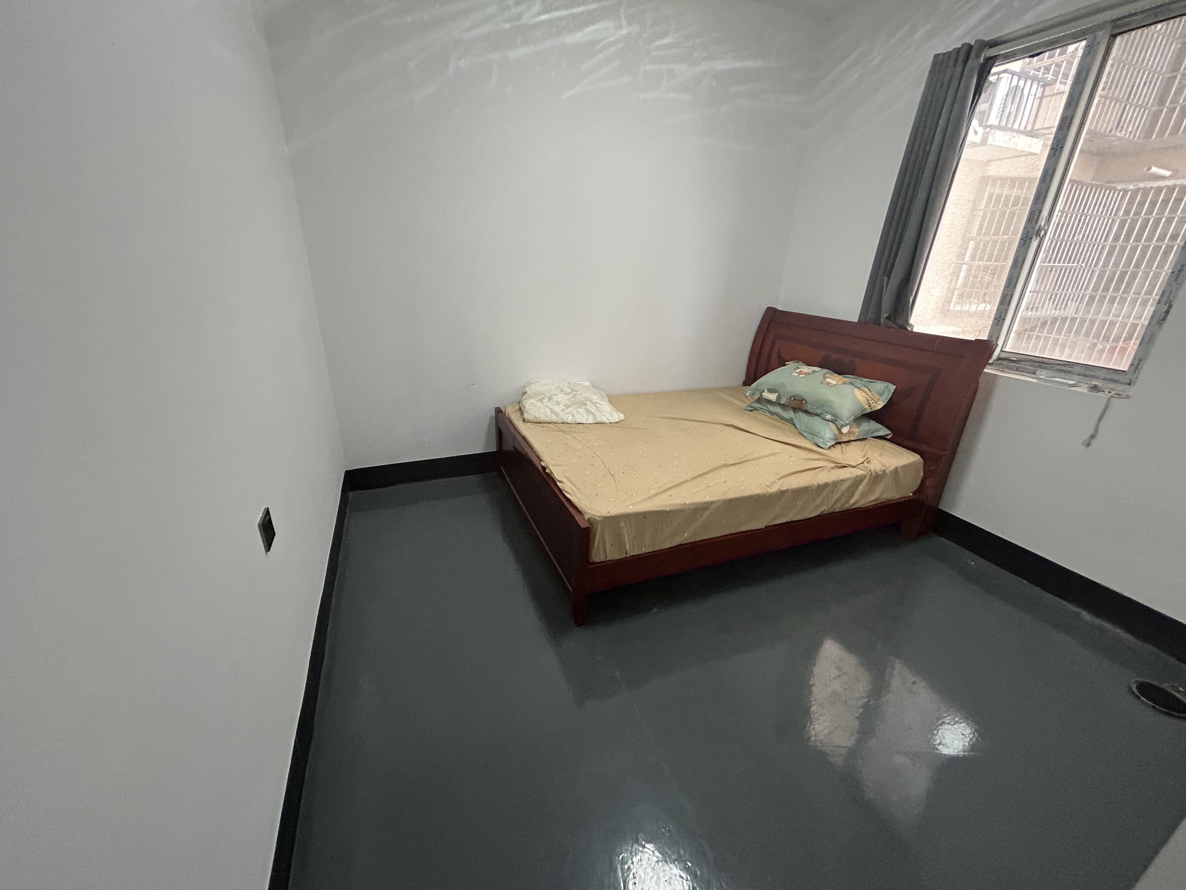 红日家属区  3室2厅1卫   1200.00元/月户型图