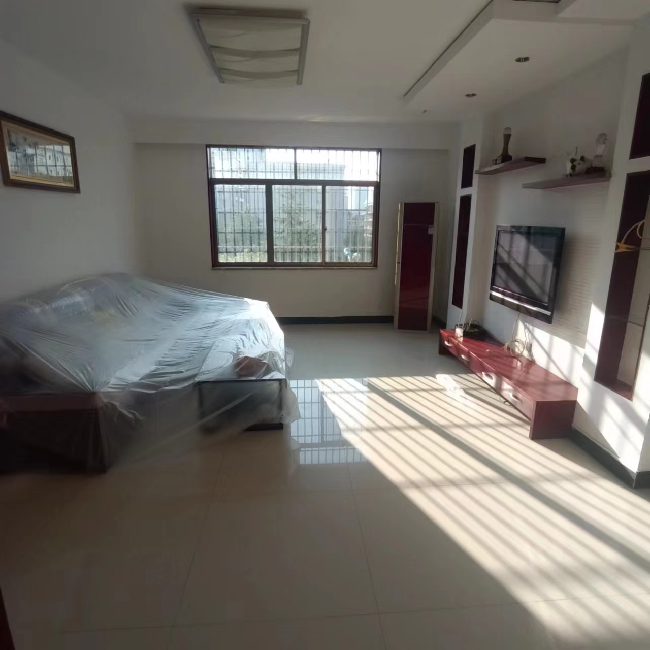 山海翠园  3室2厅2卫   1500.00元/月室内图