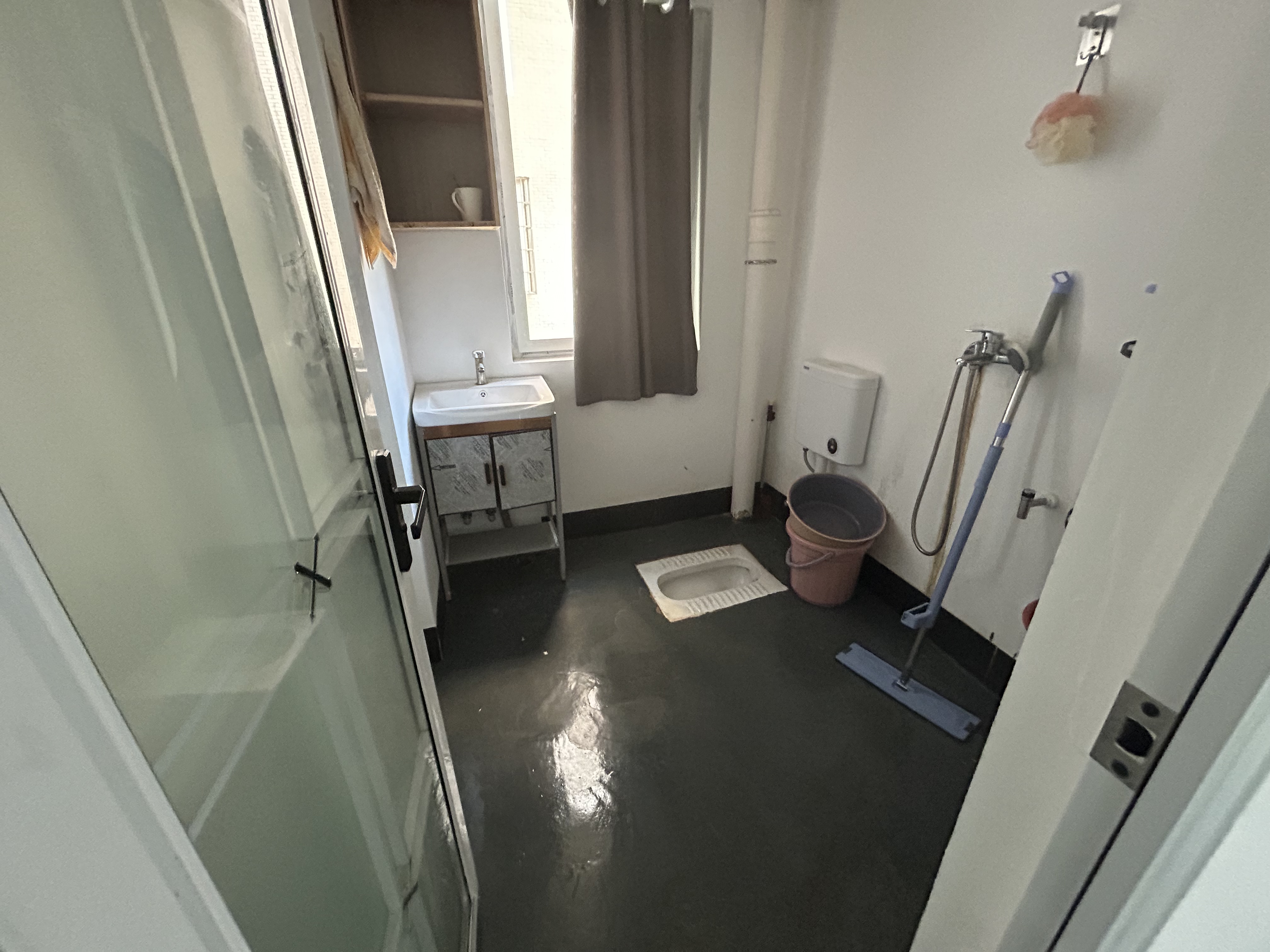 红日家属区  3室2厅1卫   1200.00元/月户型图