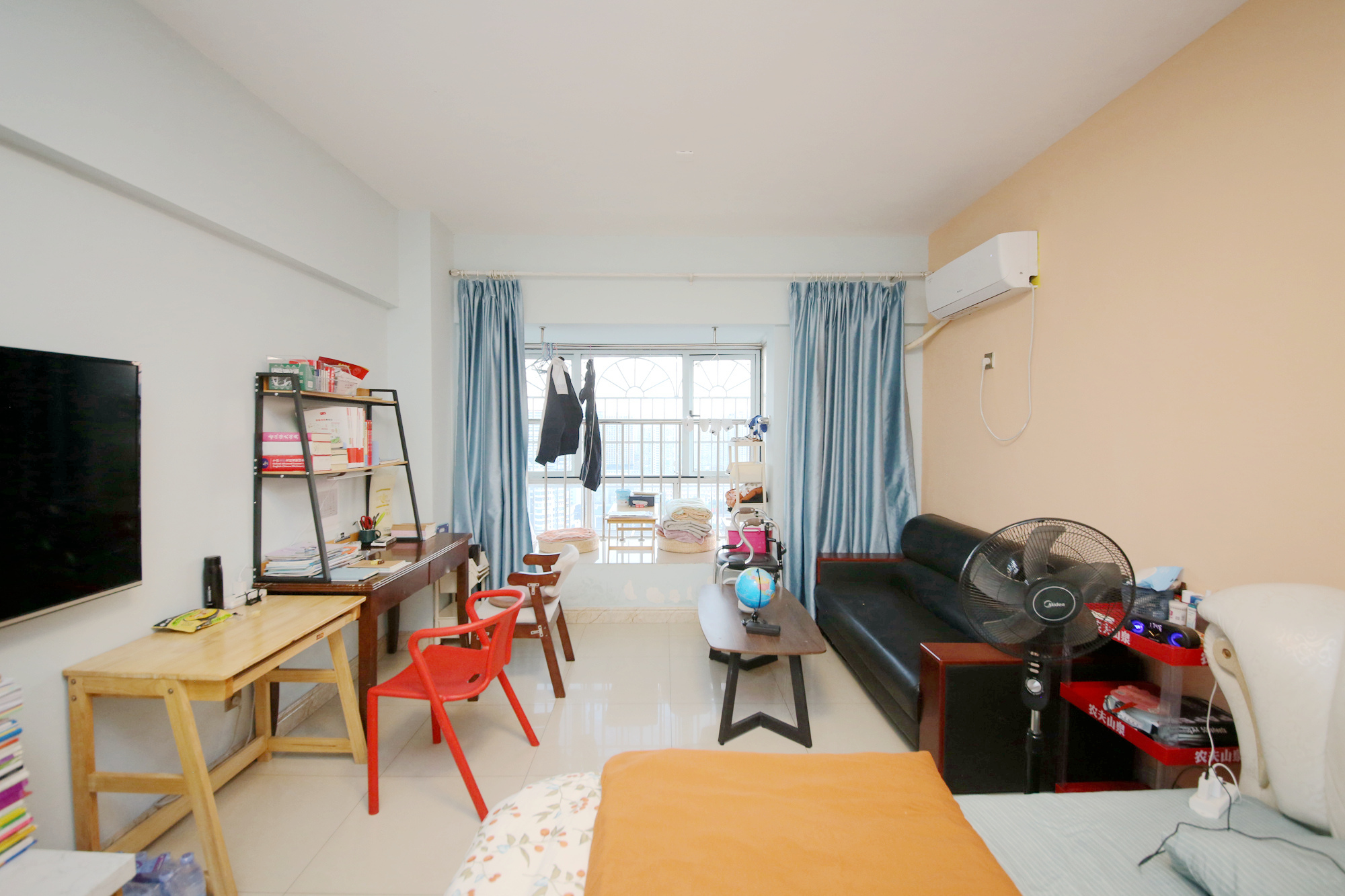 锦华时代  1室1厅1卫   32.00万客厅