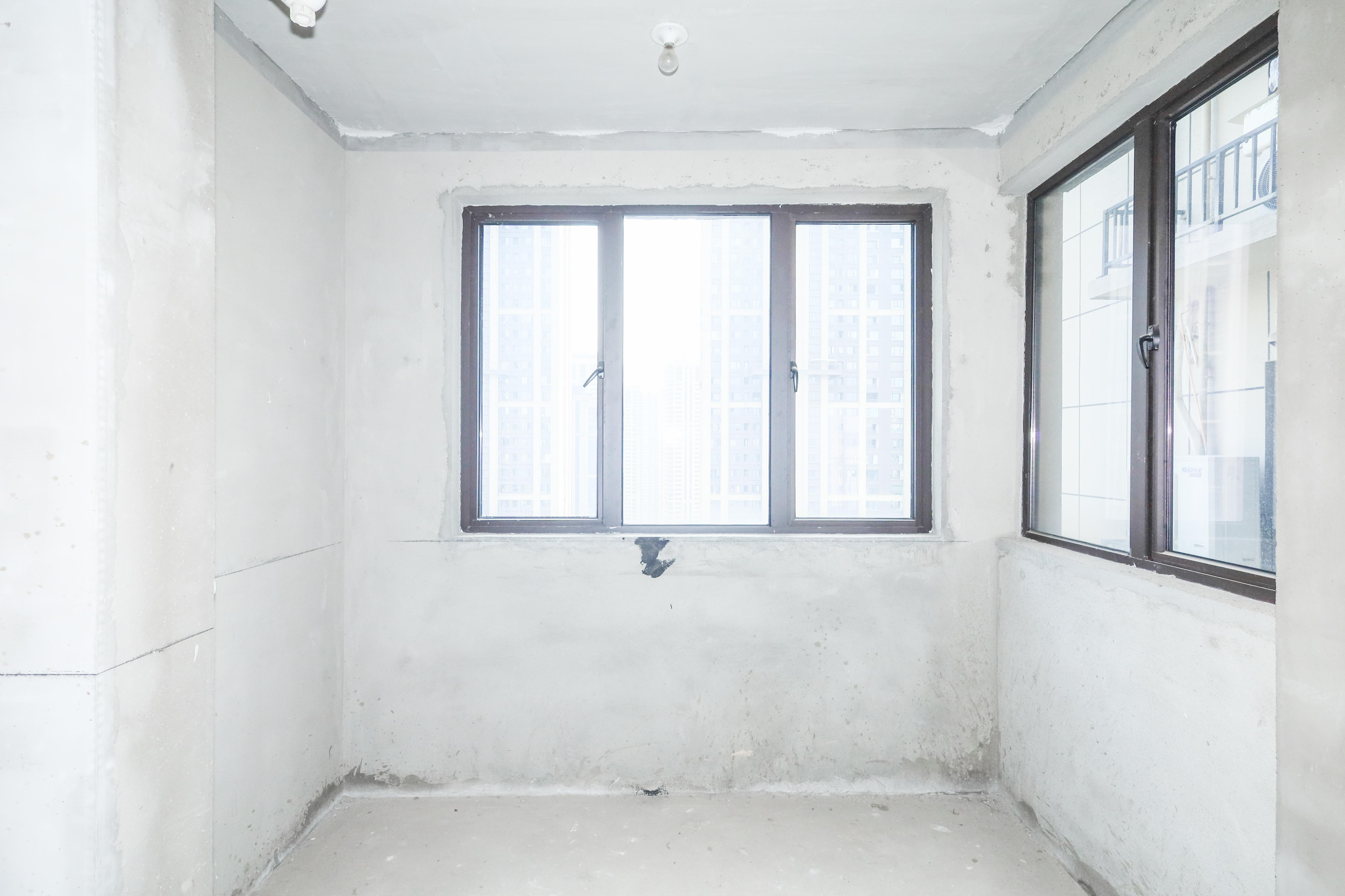 中国铁建梅溪青秀二期 4室2厅2卫 136.8万 中国铁建梅溪青秀二期 4室2厅2卫 136.8万阳台