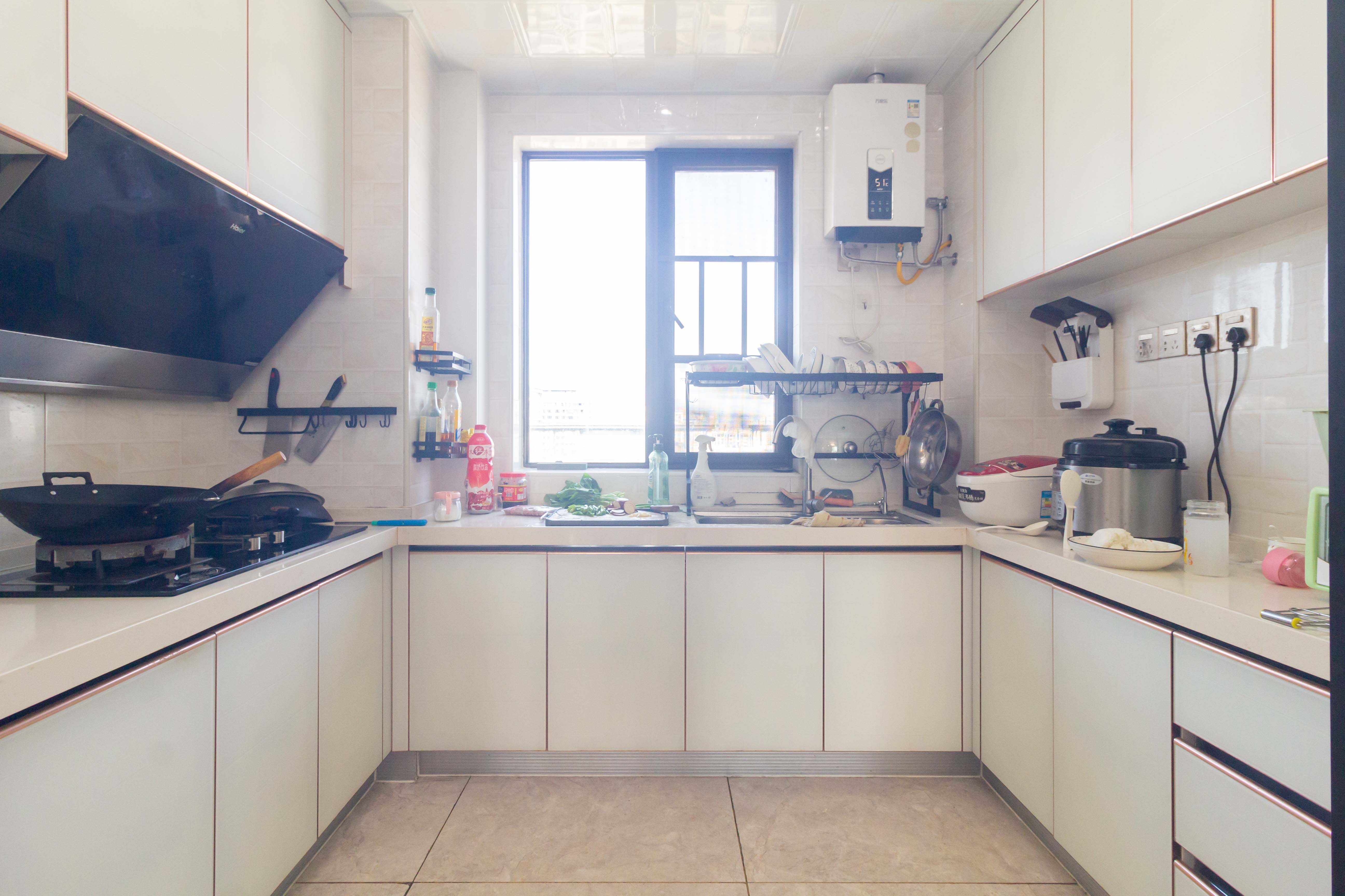 龙湖碧桂园天宸原著  4室2厅2卫    178.0万 龙湖碧桂园天宸原著  4室2厅2卫    178.0万厨房