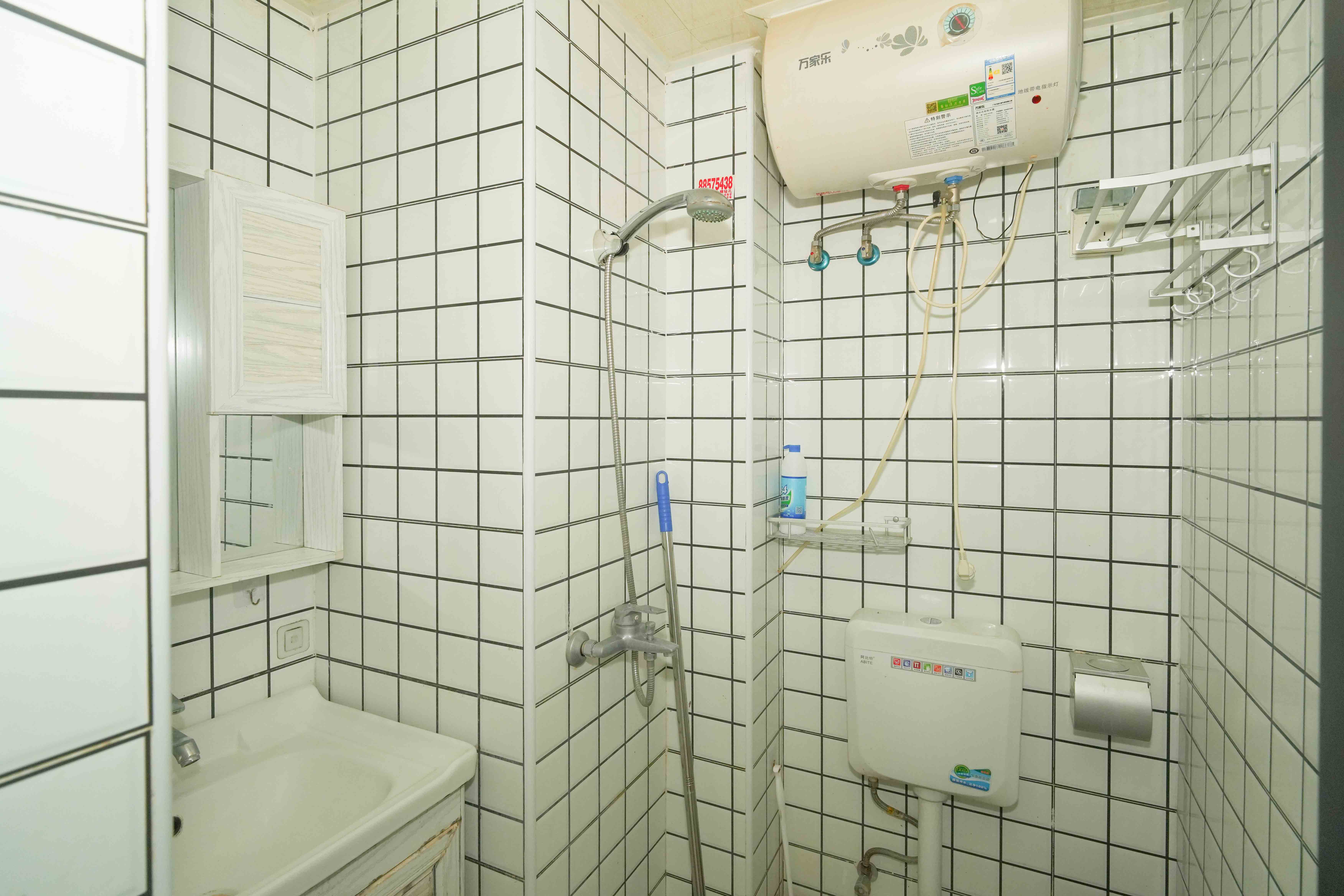 蓝光雍锦阁  1室1厅1卫   45.00万卫生间