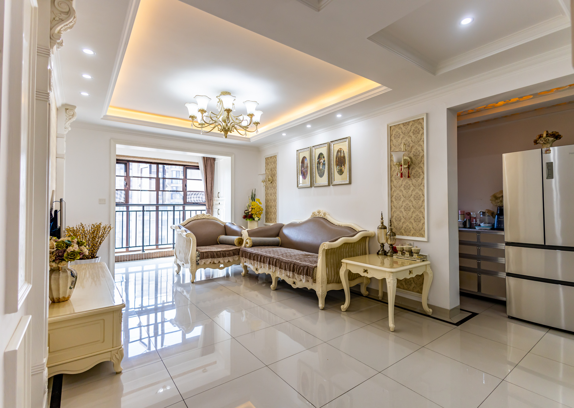 中海国际一期  5室2厅2卫    125.0万客厅