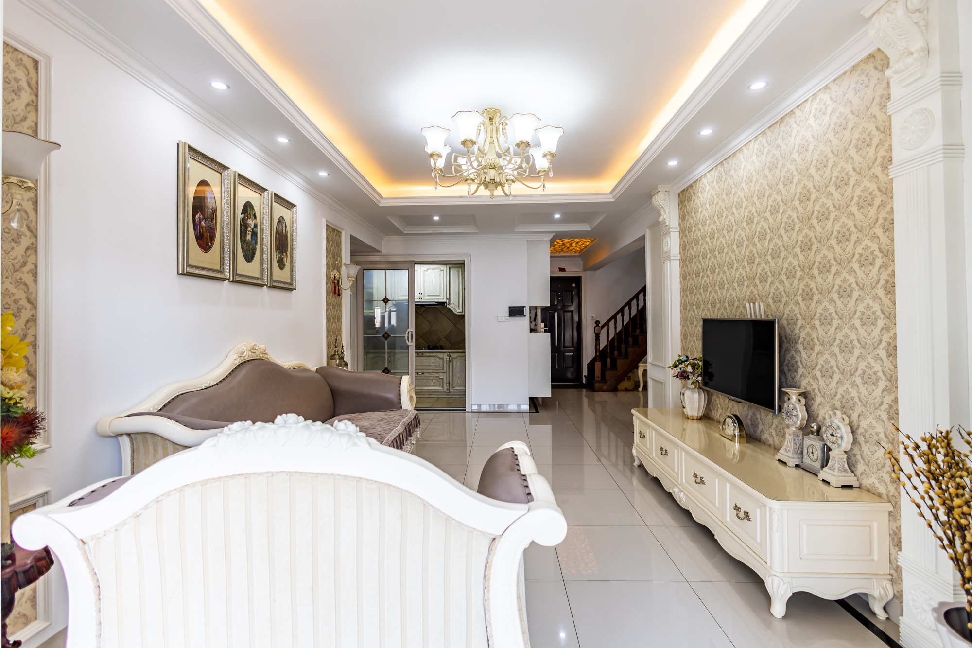 中海国际一期  5室2厅2卫    125.0万客厅