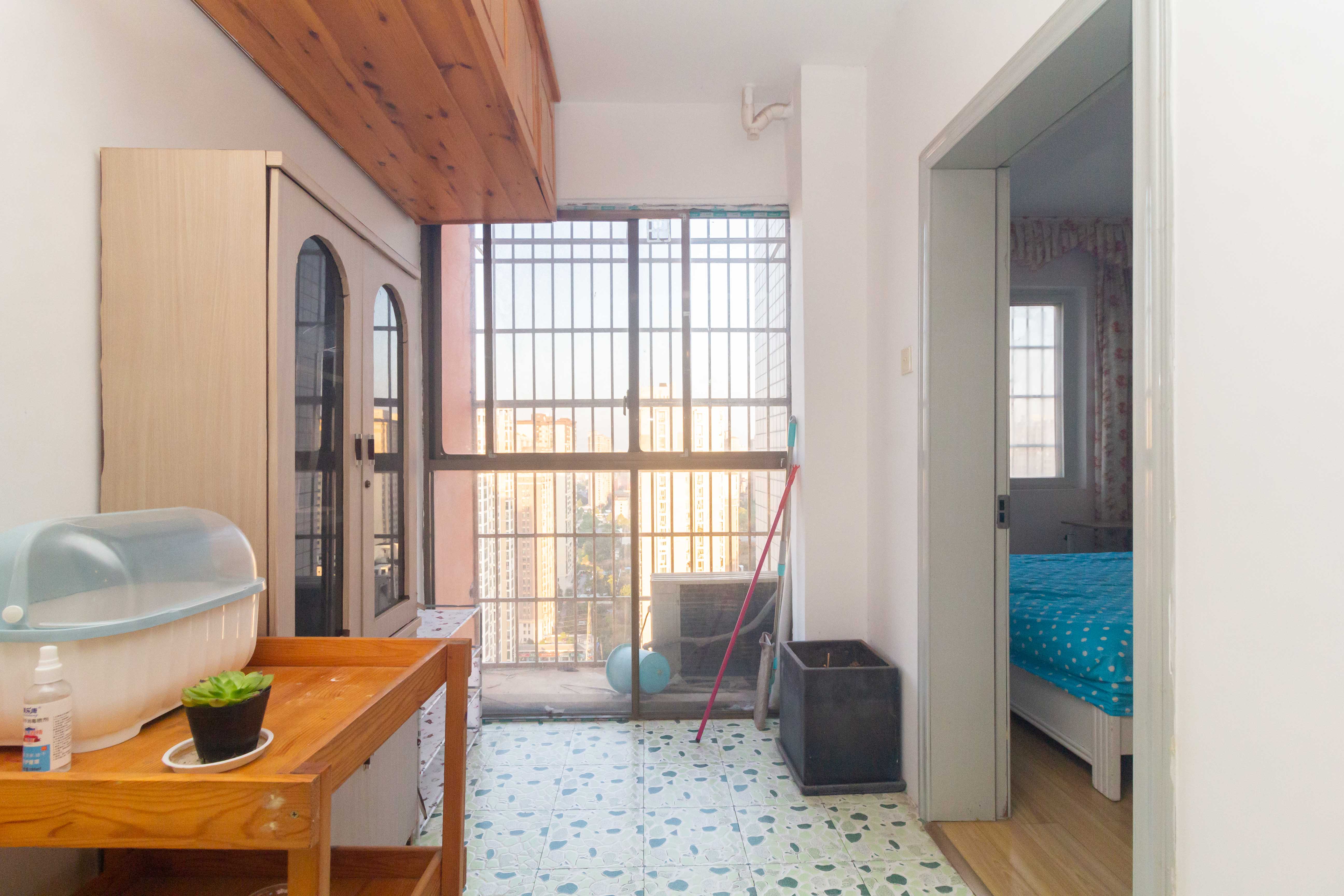 圣力华苑 2室2厅1卫 38.5万 圣力华苑 2室2厅1卫 38.5万阳台