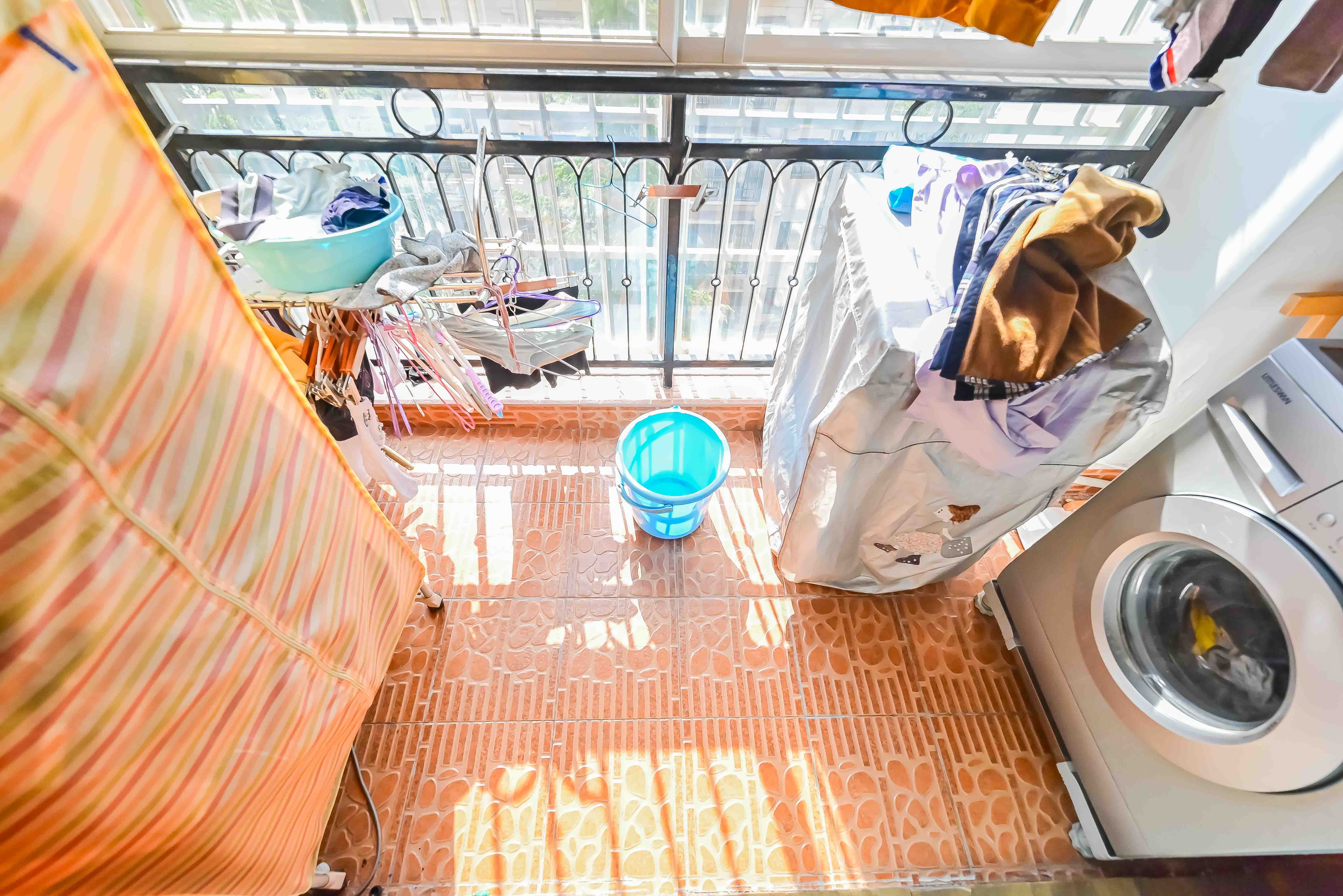新星小区  4室2厅2卫   102.00万其他