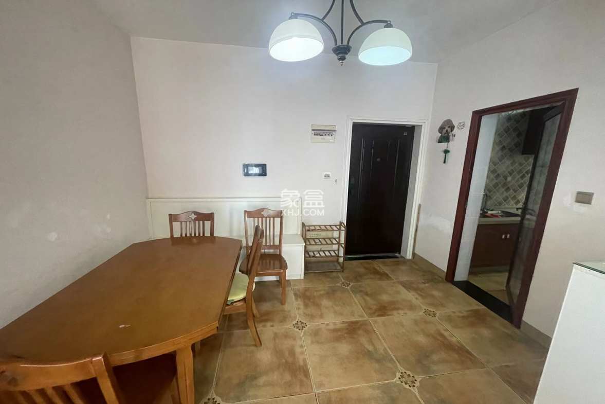 庐山春天早安华晨  2室2厅1卫    65.0万 庐山春天早安华晨  2室2厅1卫    65.0万室内图