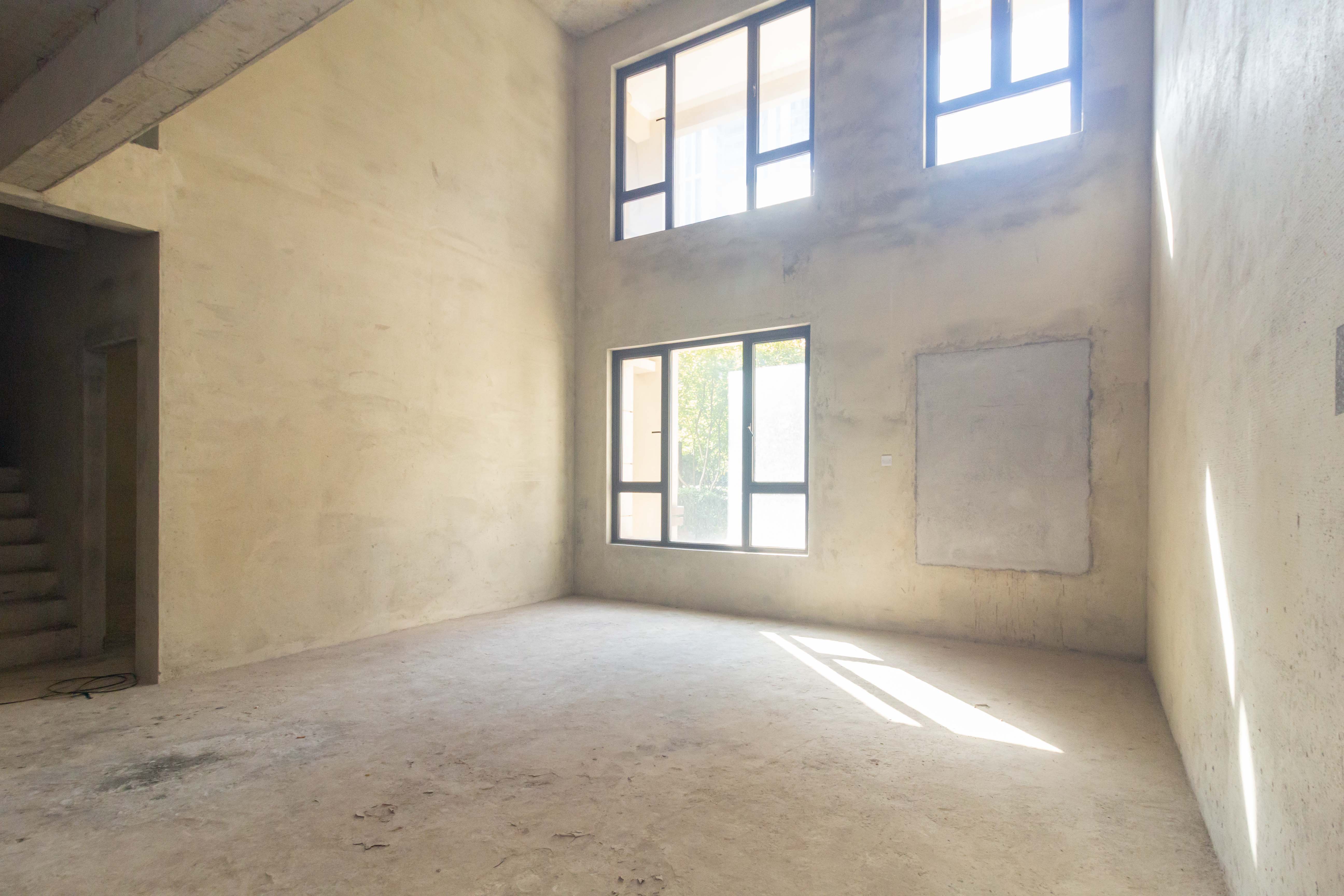 龙湖碧桂园天宸原著  4室2厅4卫    370.0万 龙湖碧桂园天宸原著  4室2厅4卫    370.0万客厅